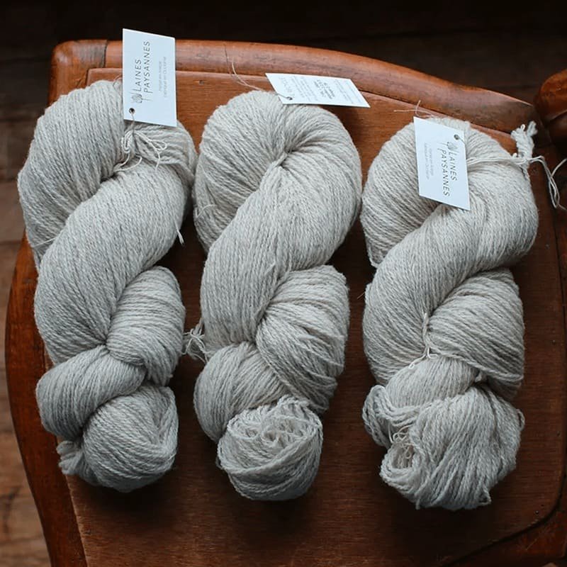 Hinh anh Từ đàn cừu đến sàn dệt, len cừu từ những đàn cừu dưới chân dãy Pyrénées (vùng Ariège) từng chỉ là phụ phẩm bị lãng phí trong chuỗi cung ứng thời trang toàn cầu. 3