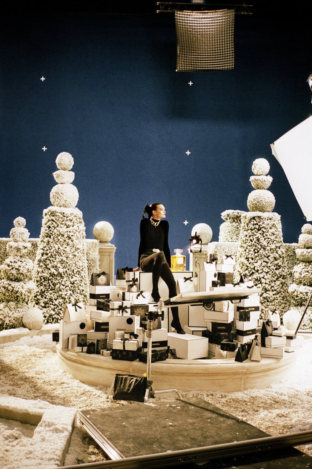 Hinh anh CHANEL Holiday 2025 - Winter Constellation: Dải ngân hà ngày đông trong mùa lễ hội 1
