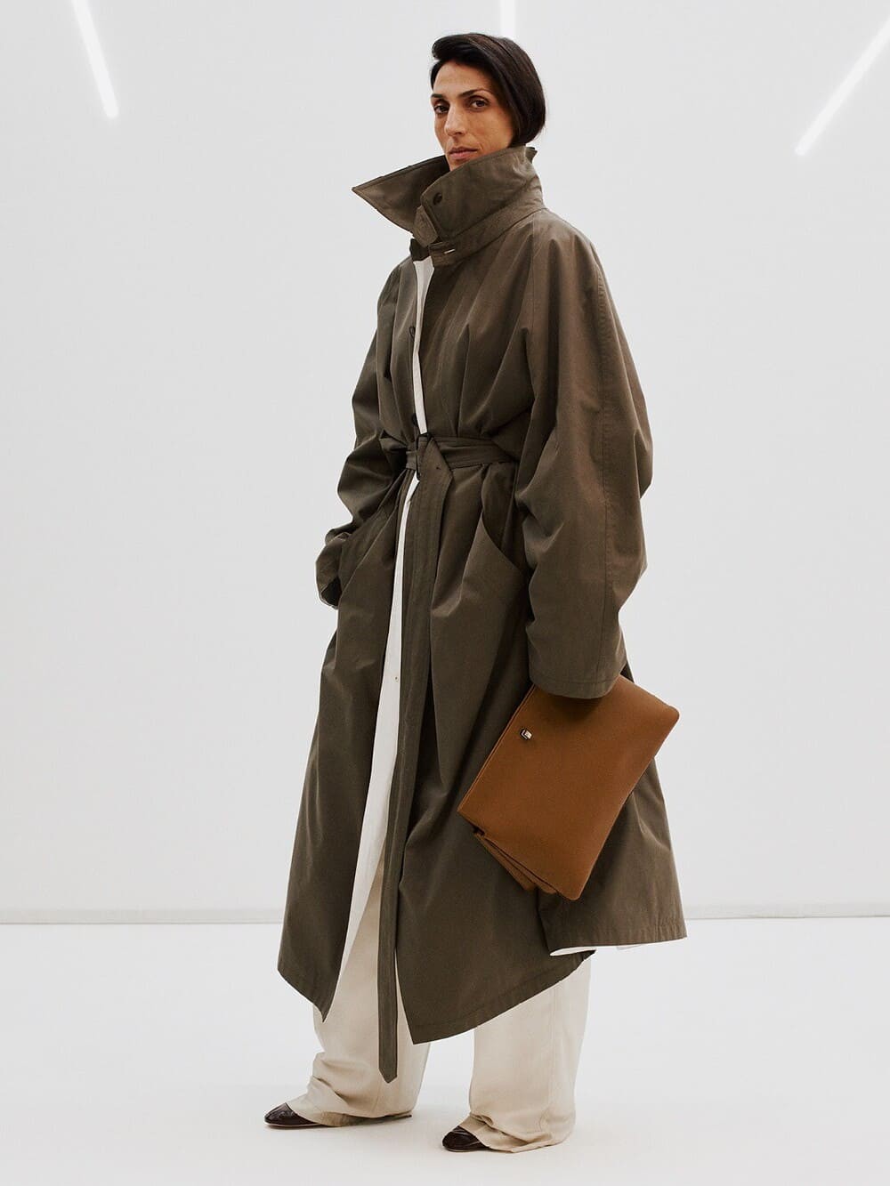 Hinh anh Áo khoác cổ phễu – item 'ẩn mình' nhưng đầy tiếng nói mùa Thu Đông 2025 5