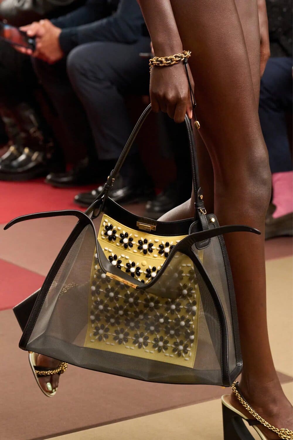 Hinh anh Các mẫu túi biểu tượng được Fendi biến tấu thế nào trong BST Xuân Hè 2026? 2