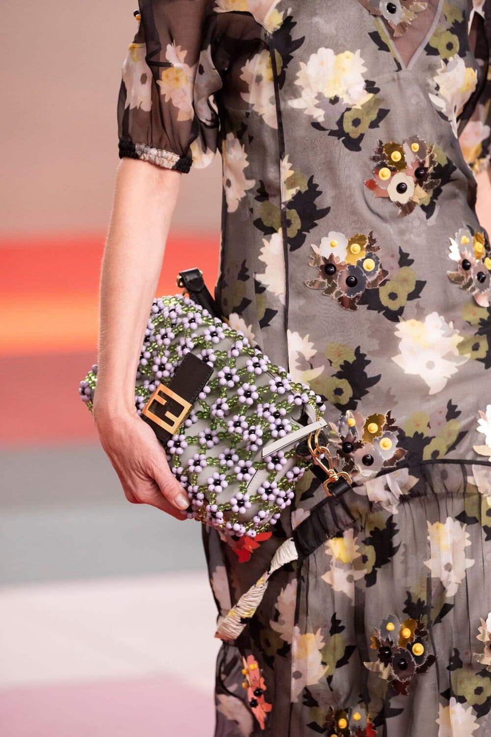 Hinh anh Các mẫu túi biểu tượng được Fendi biến tấu thế nào trong BST Xuân Hè 2026? 7
