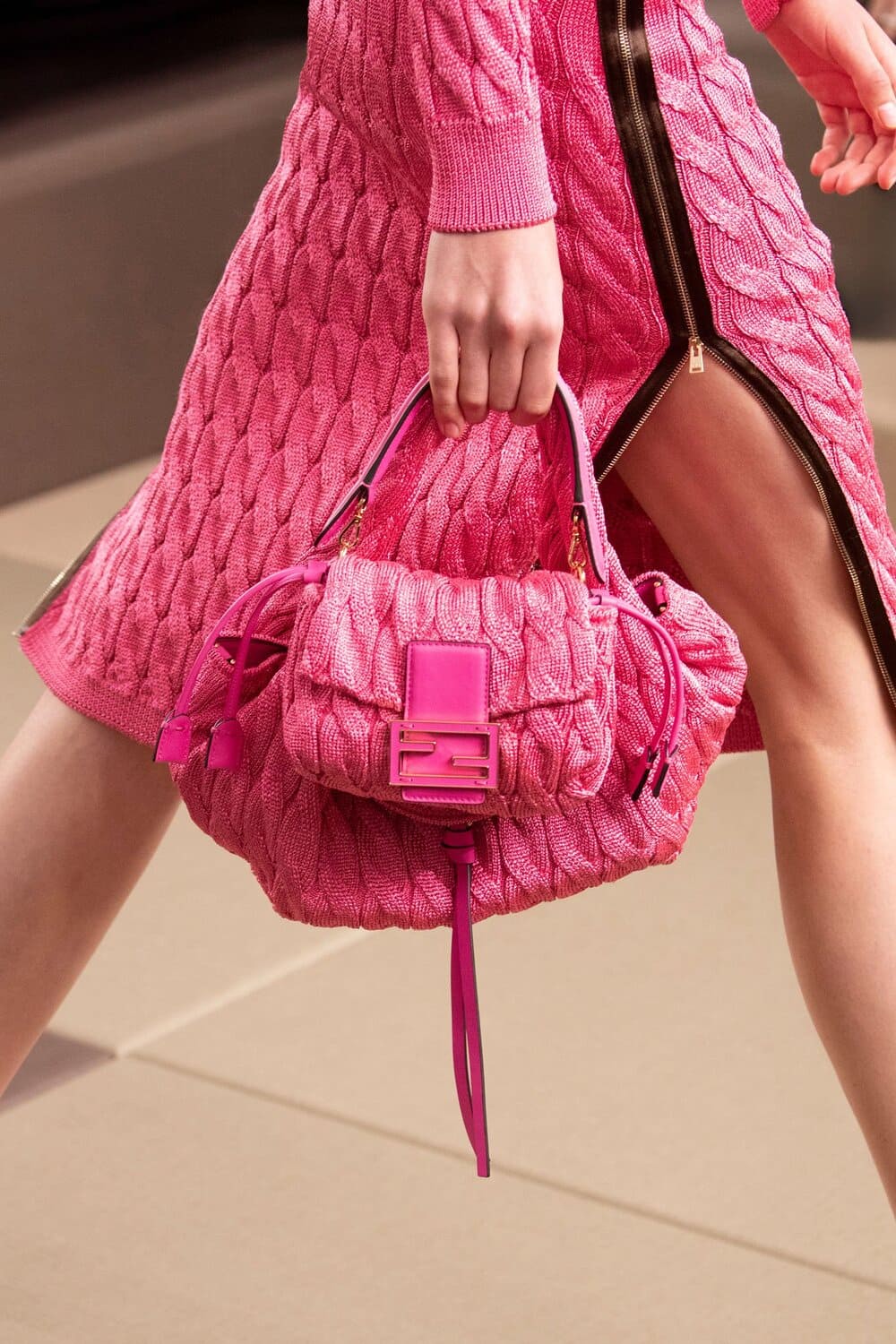 Hinh anh Các mẫu túi biểu tượng được Fendi biến tấu thế nào trong BST Xuân Hè 2026? 10