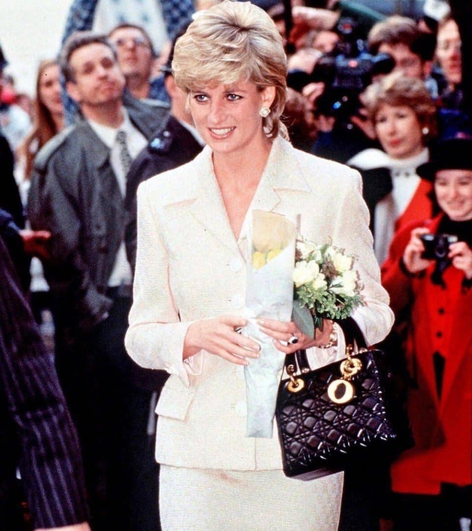 Hinh anh 8 chiếc túi xách được yêu thích nhất của Công nương Diana 2