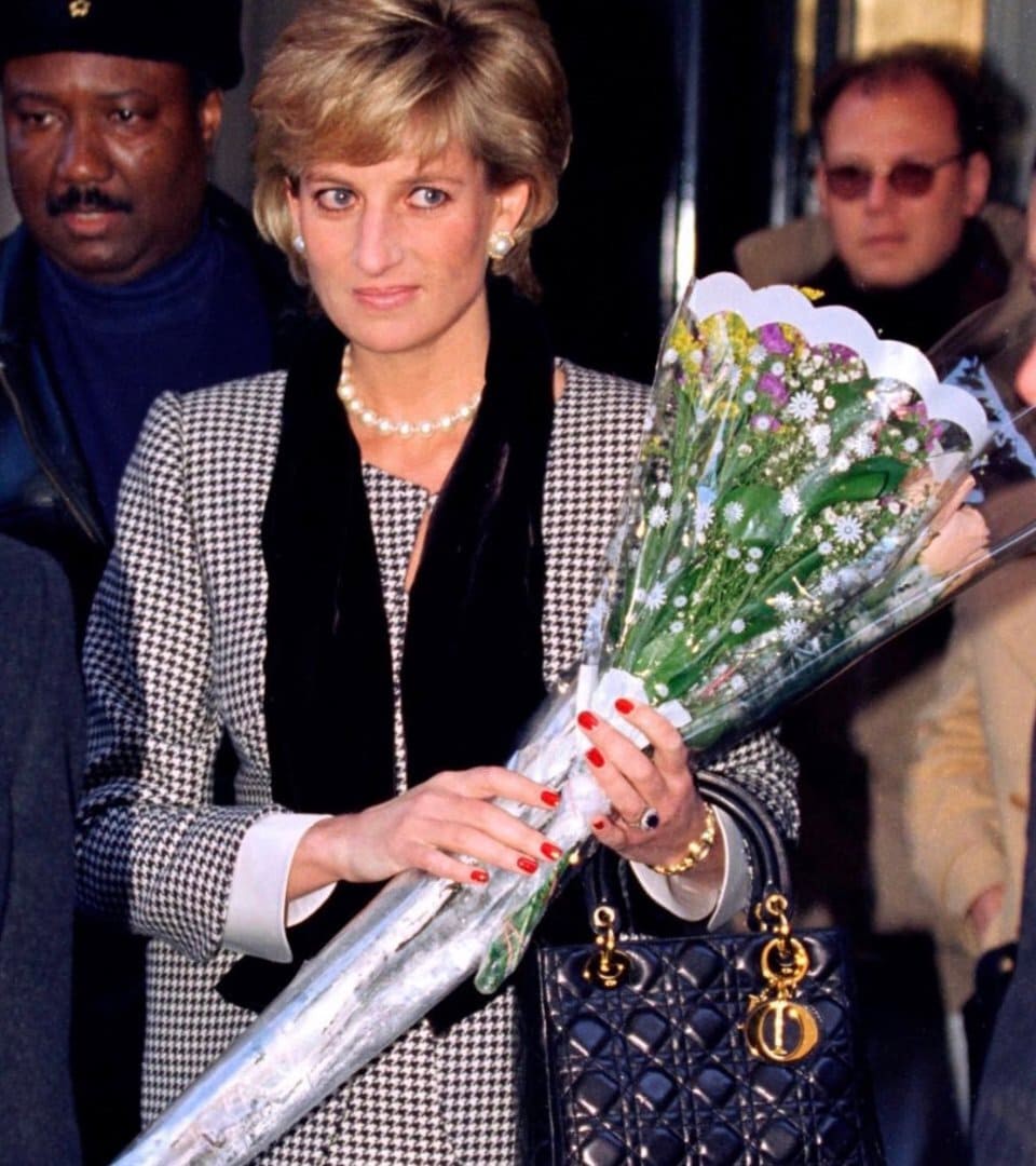 Hinh anh 8 chiếc túi xách được yêu thích nhất của Công nương Diana 3