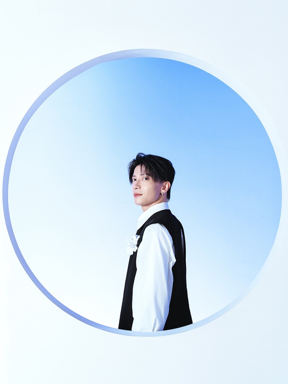 Hinh anh “Nhìn cơn mưa nhạt màu, chẳng còn cô đơn buồn rầu 2