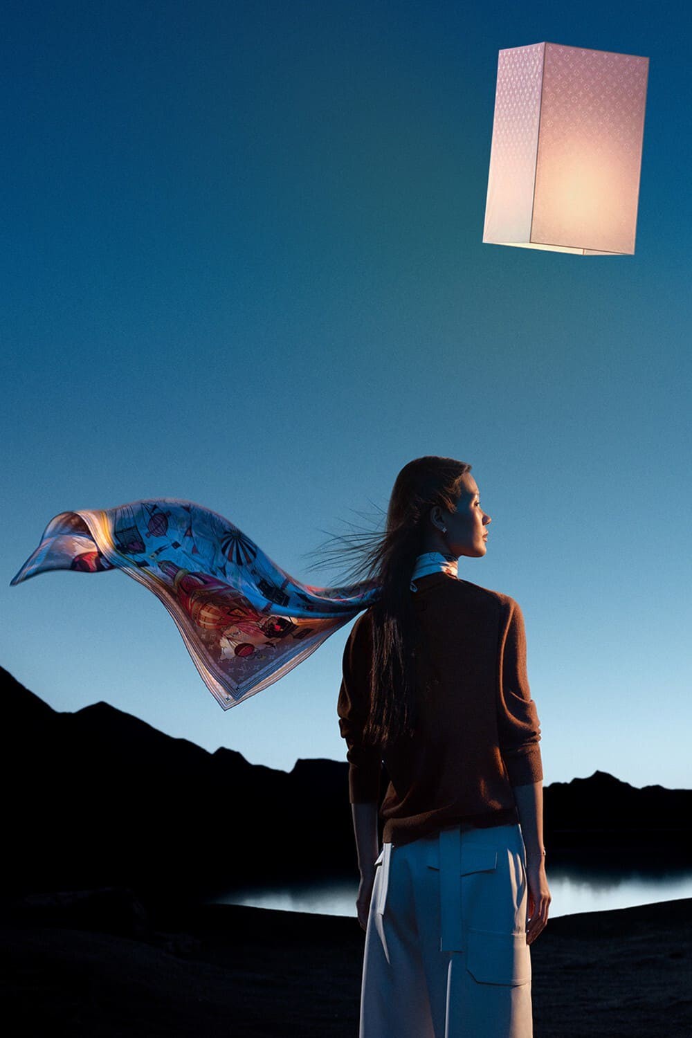 Hinh anh Louis Vuitton Holiday 2025: Chuyến du hành của những ngọn đèn và ký ức 1