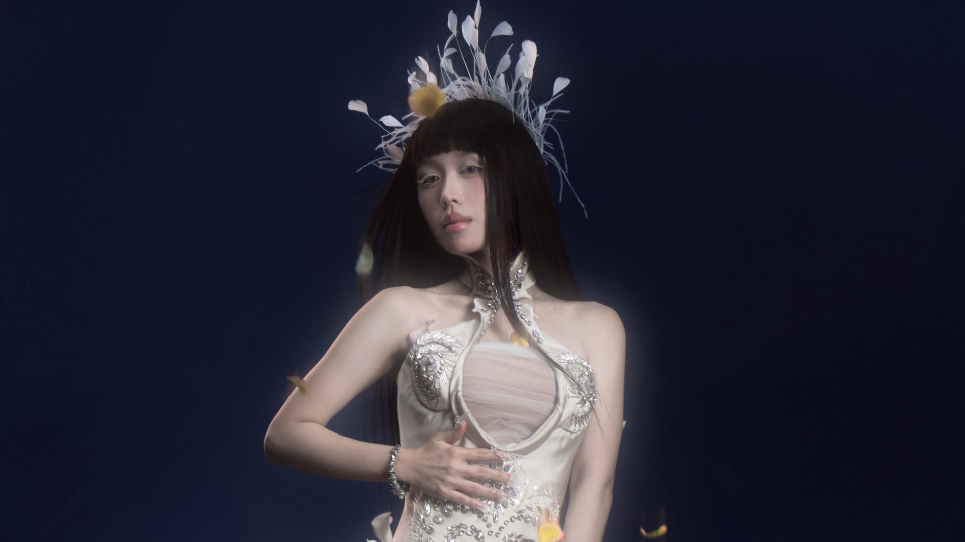 Han Sara - Tuổi 25 của hào quang và nước mắt