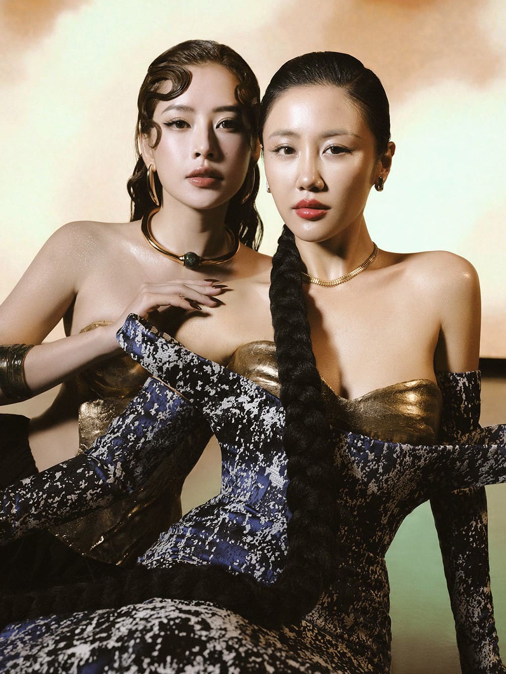 Hinh anh Văn Mai Hương quyến rũ cùng trang sức Cartier trong MV Vườn hồng 4