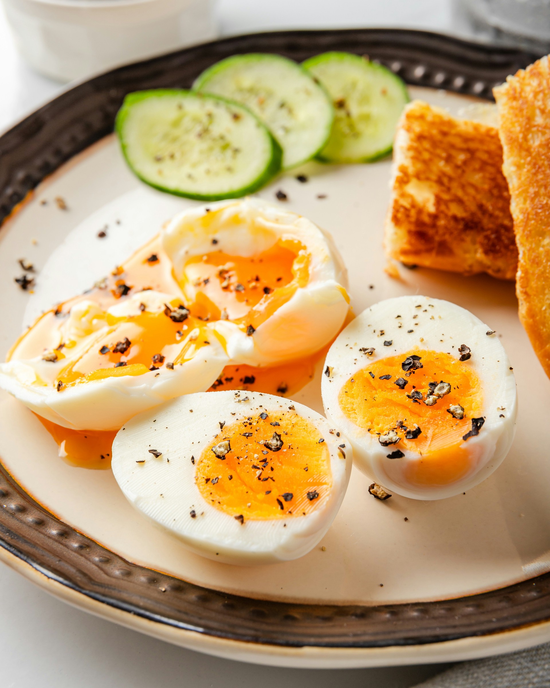 Lầm tưởng về dinh dưỡng: Lòng đỏ trứng có thật sự làm tăng cholesterol