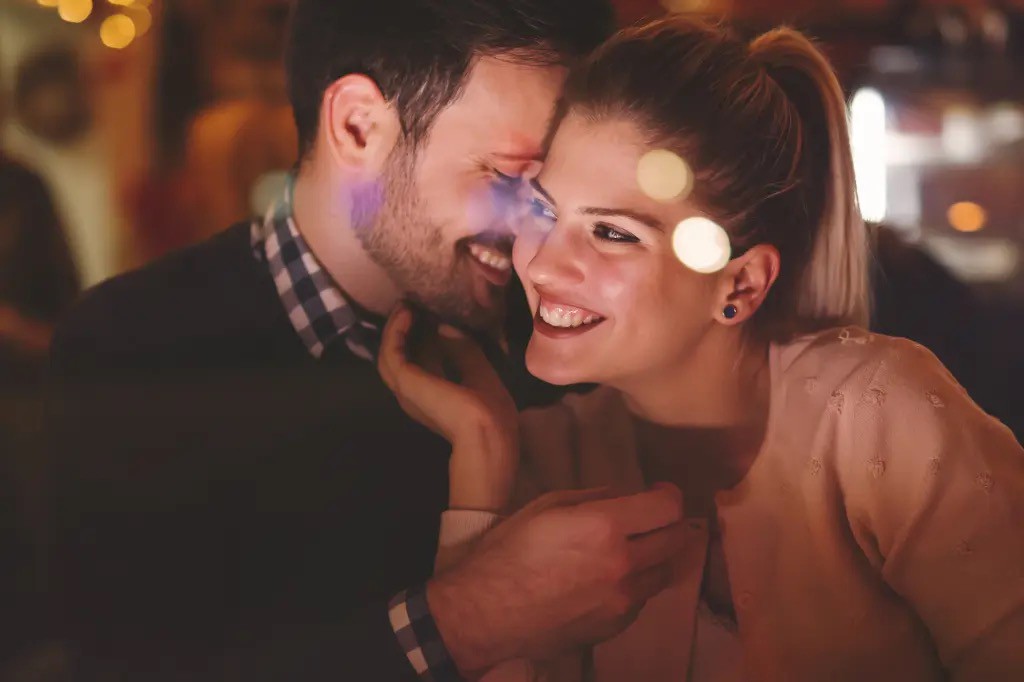 Việc làm chủ cảm xúc trước khi đối thoại giúp tránh leo thang xung đột và giữ không gian cho sự chân thành.