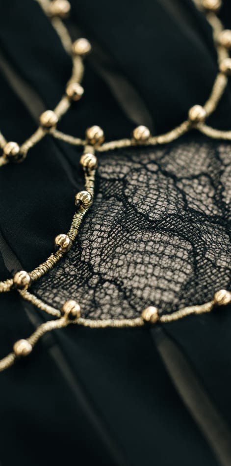 Chi tiết thủ công tinh xảo trong thiết kế của Chanel