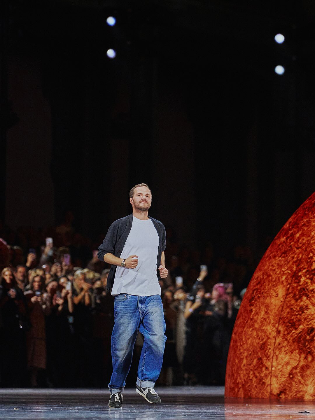 Hinh anh CHANEL Métiers d’Art 2025/2026 New York - Sự trở lại 12