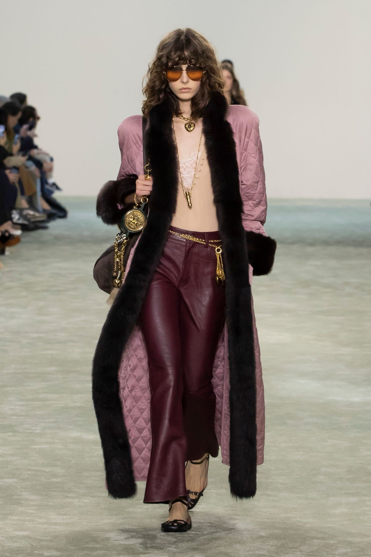 Hinh anh Chất liệu lông thú: Tuyên ngôn xa hoa của thời trang mùa lạnh 17