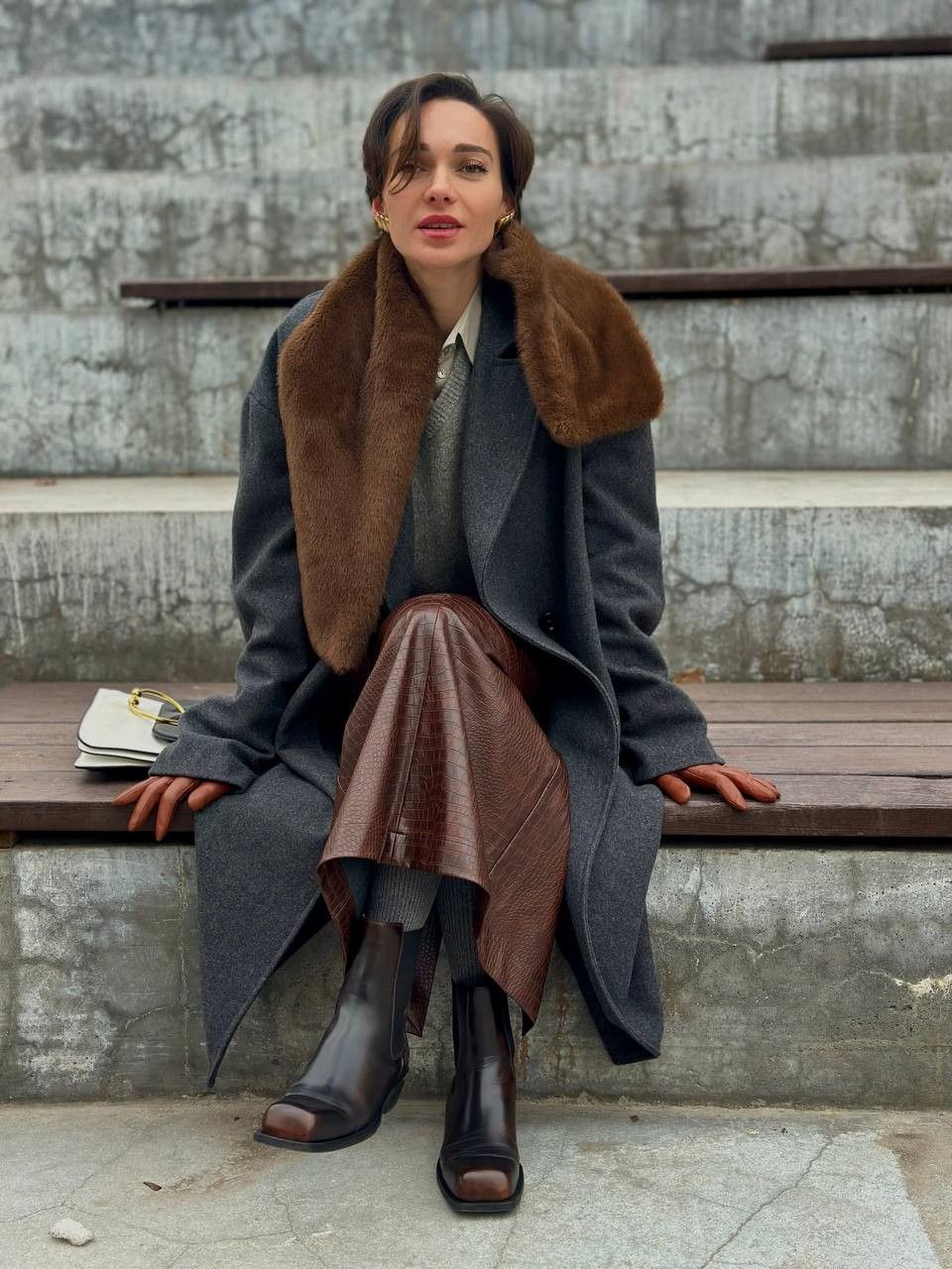 Nhịp rủ mềm mại với khăn quàng lông