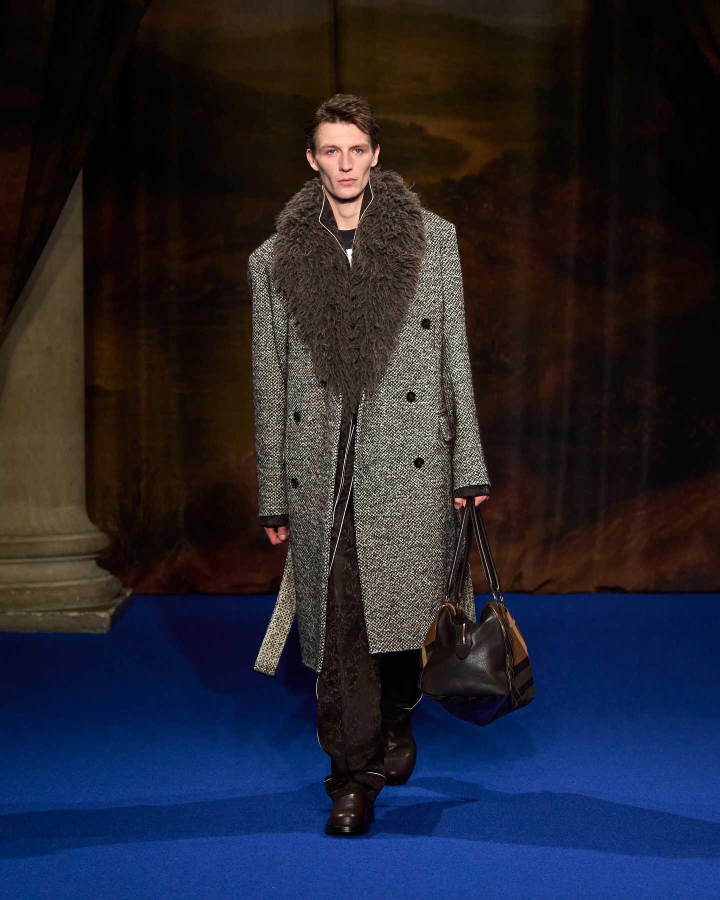 Hinh anh Chất liệu lông thú: Tuyên ngôn xa hoa của thời trang mùa lạnh 13