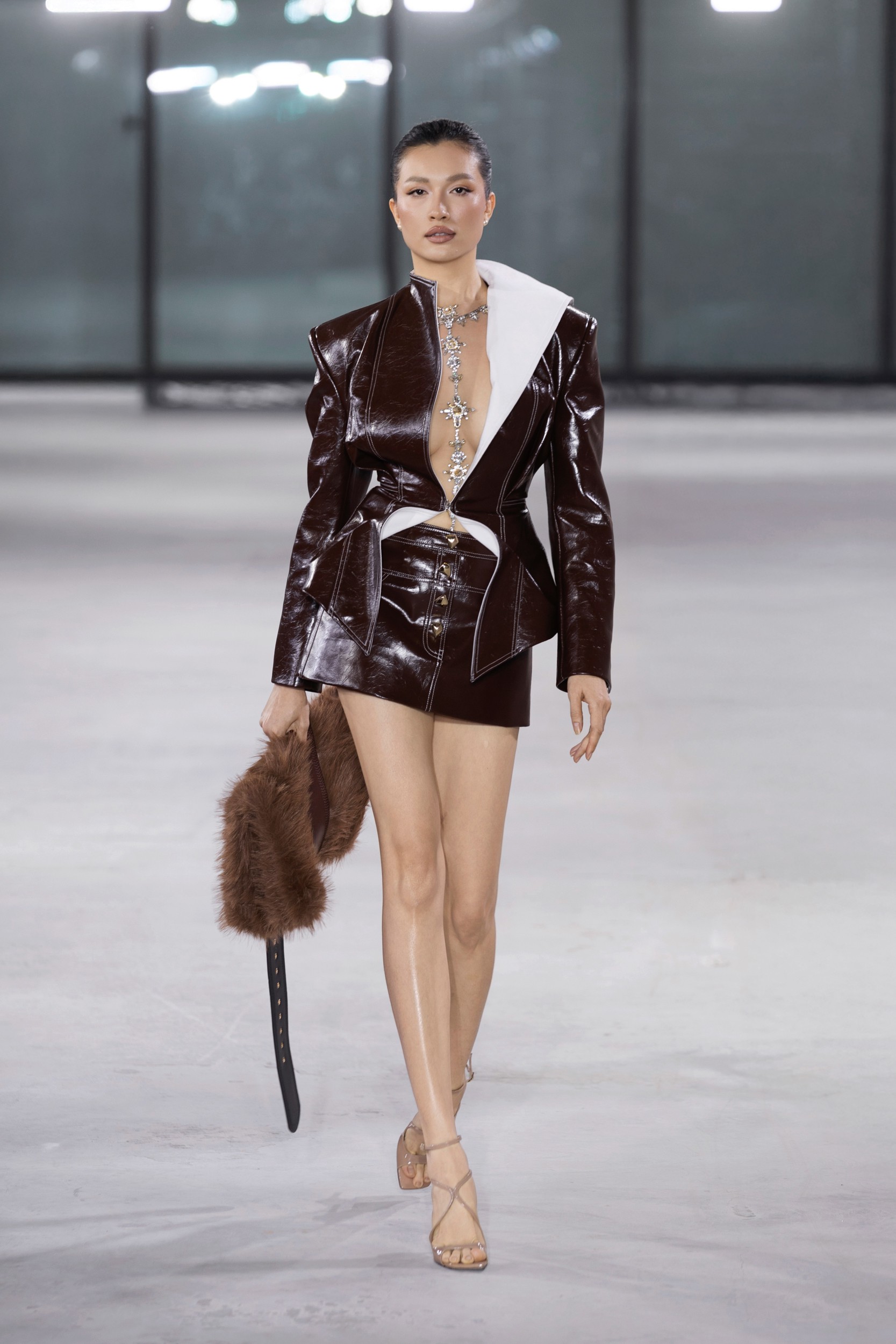 Hinh anh Emerge 2025 by Đỗ Long: Vẻ đẹp tái sinh từ những góc cạnh thô mộc 6