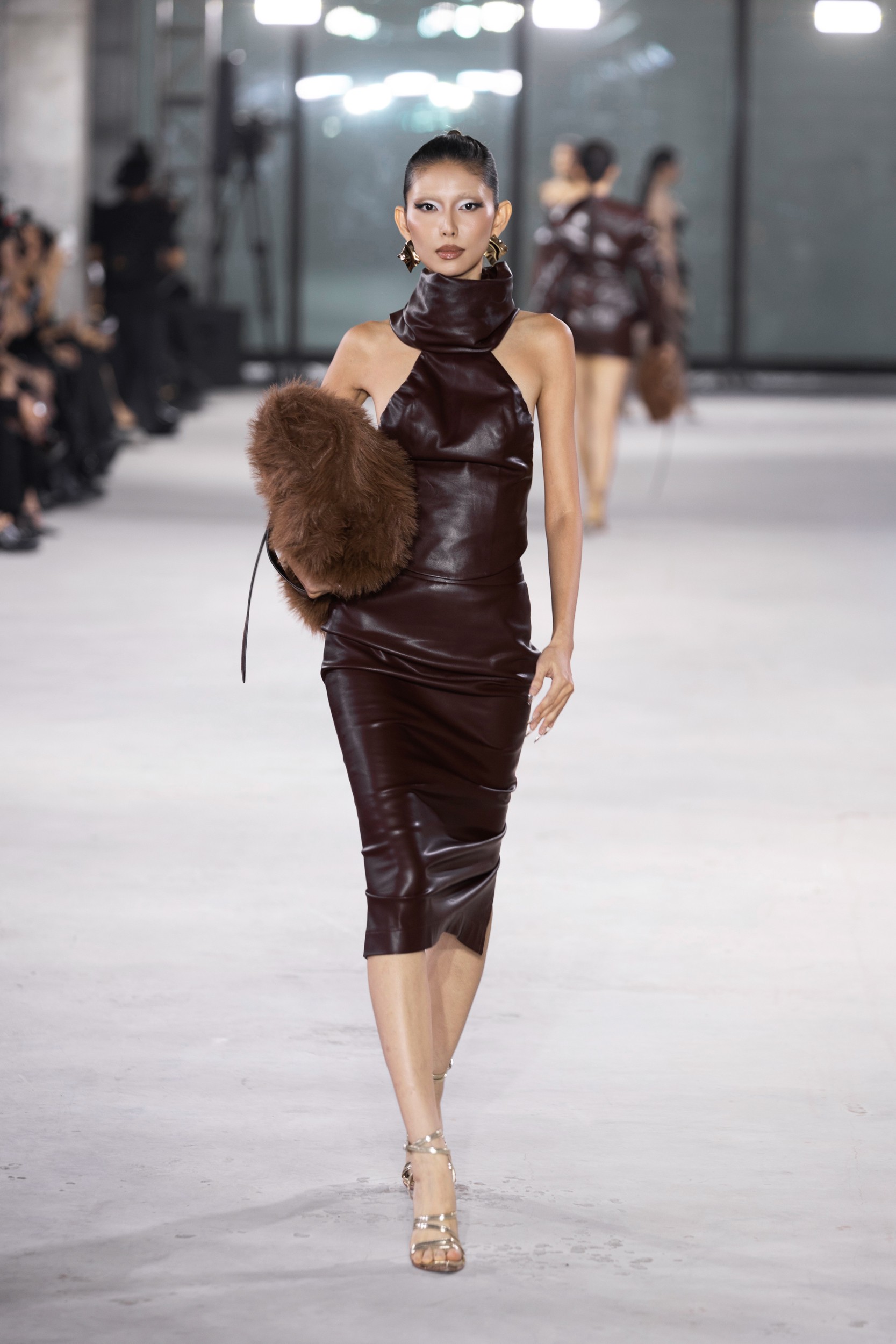 Hinh anh Emerge 2025 by Đỗ Long: Vẻ đẹp tái sinh từ những góc cạnh thô mộc 3