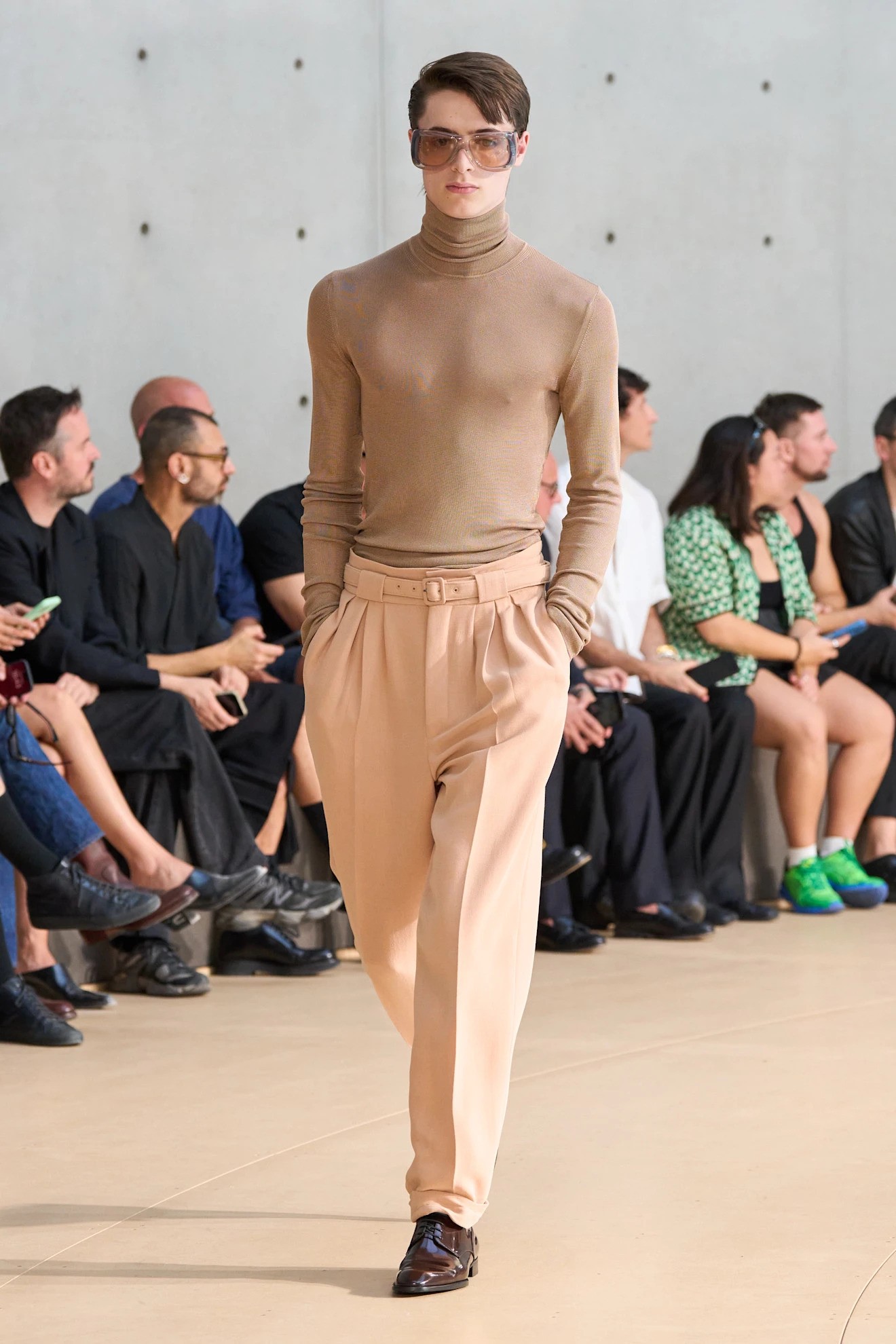 Hinh anh Phom dáng ôm sát và sự dịch chuyển thẩm mỹ trong thời trang nam 9