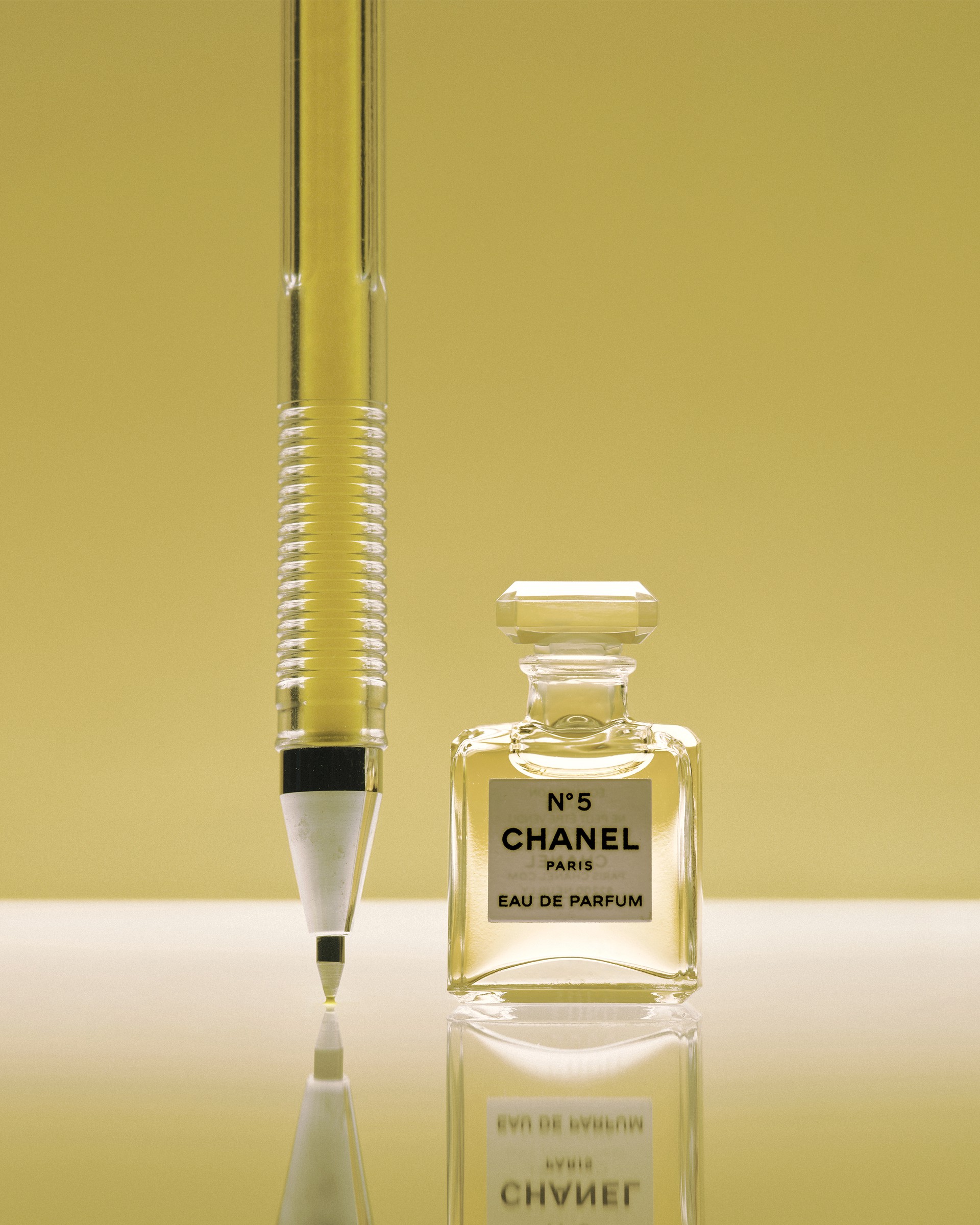 Hinh anh CHANEL vinh danh 55 nhân vật tiêu biểu với dự án The 55 CHANEL Fragrance Voices 7