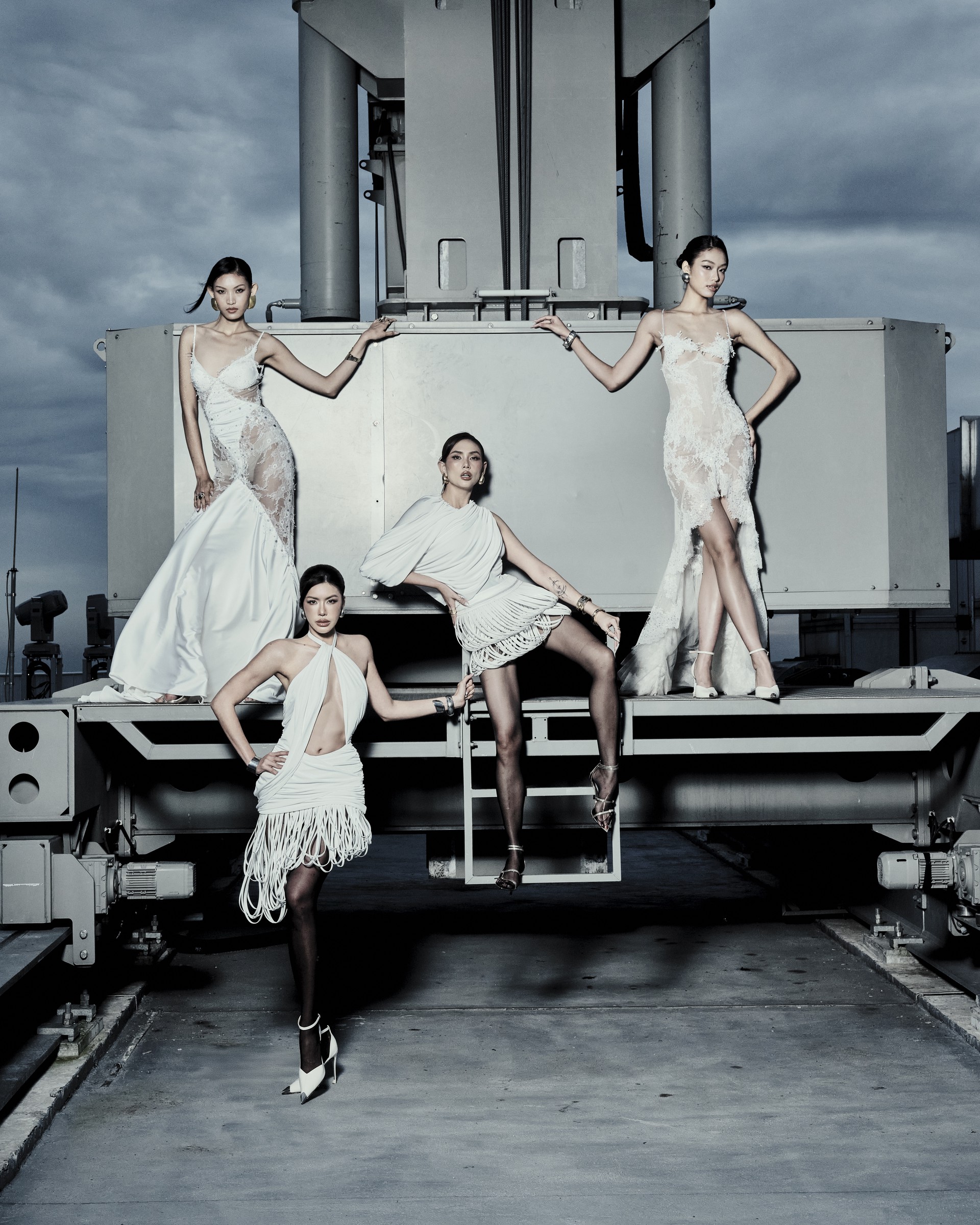 Võ Hoàng Yến, Minh Tú, Huỳnh Tú Anh và Lại Mai Hoa trong bộ sưu tập 2025 của Đỗ Long