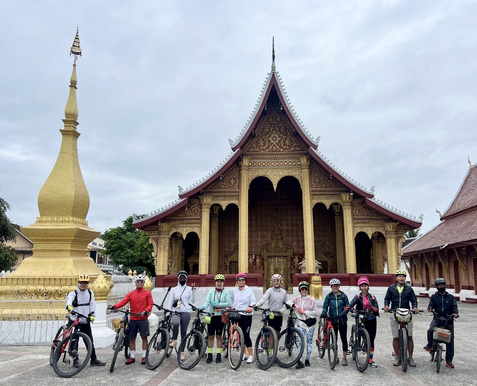 Rong chơi cho thỏa kiếp nhân sinh