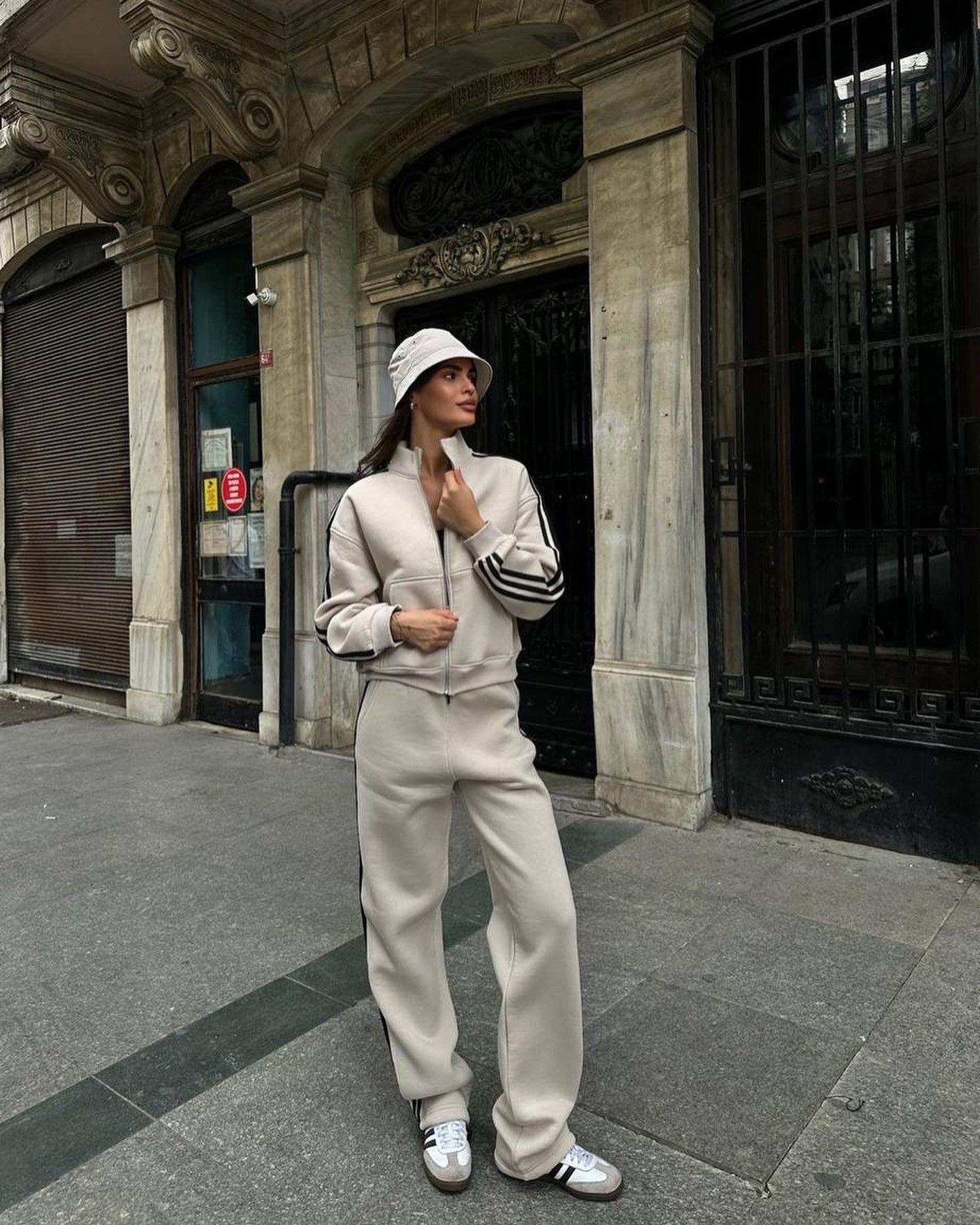 Hinh anh Nghệ thuật của việc diện đồ mặc nhà "xuống phố" 22