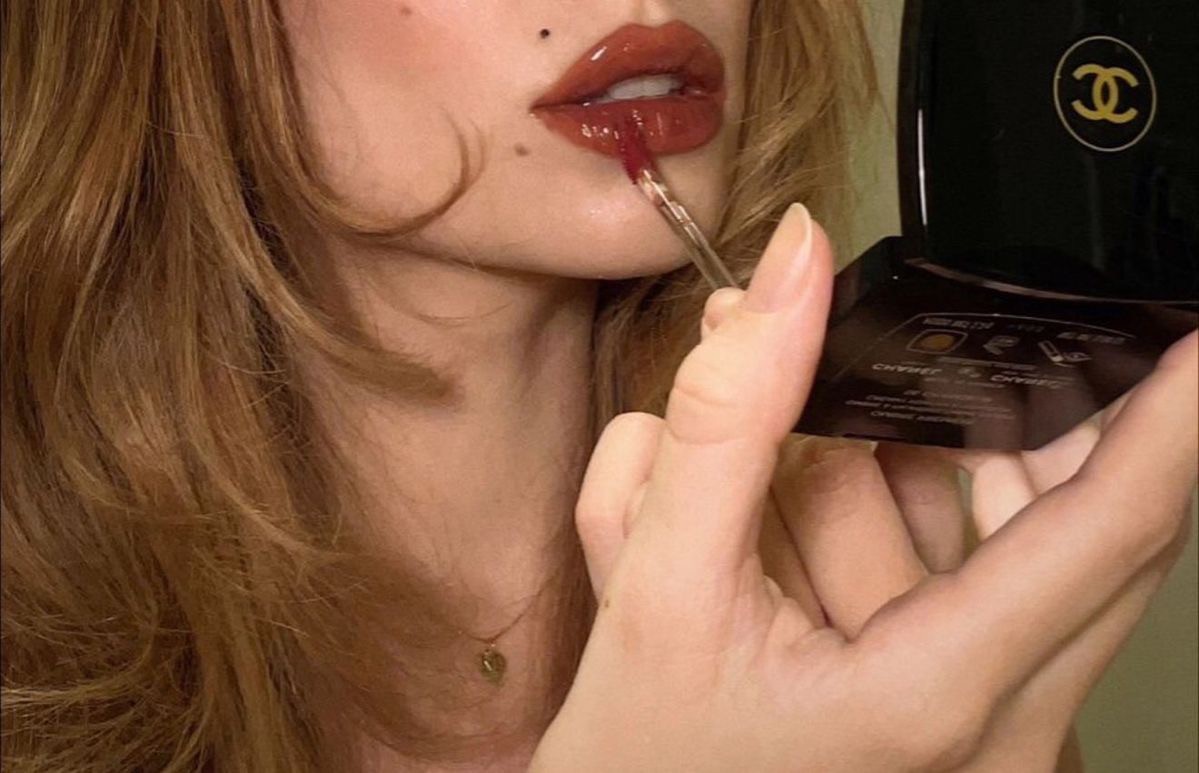 Phụ nữ và bài toán yêu bản thân trong một xã hội đề cao hy sinh