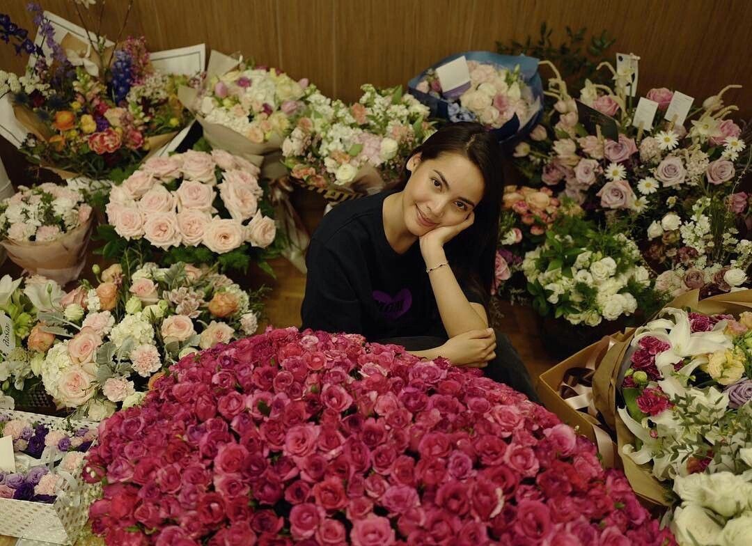 Phụ nữ và bài toán yêu bản thân trong một xã hội đề cao hy sinh