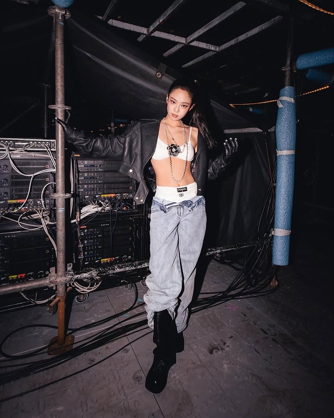 Thời trang Archival Dressing: Người nổi tiếng trở thành người tái hiện di sản