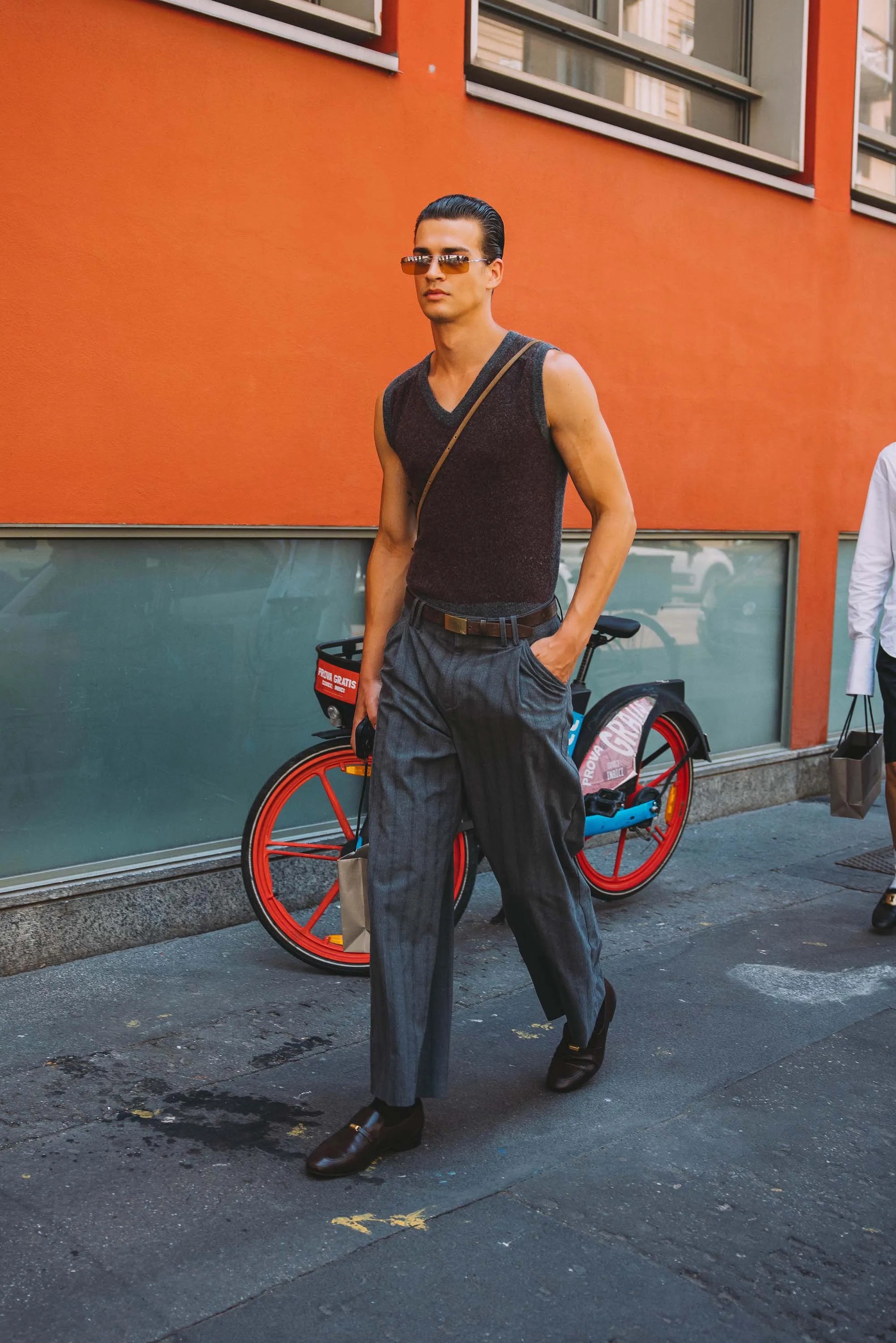 Hinh anh Phom dáng ôm sát và sự dịch chuyển thẩm mỹ trong thời trang nam 13