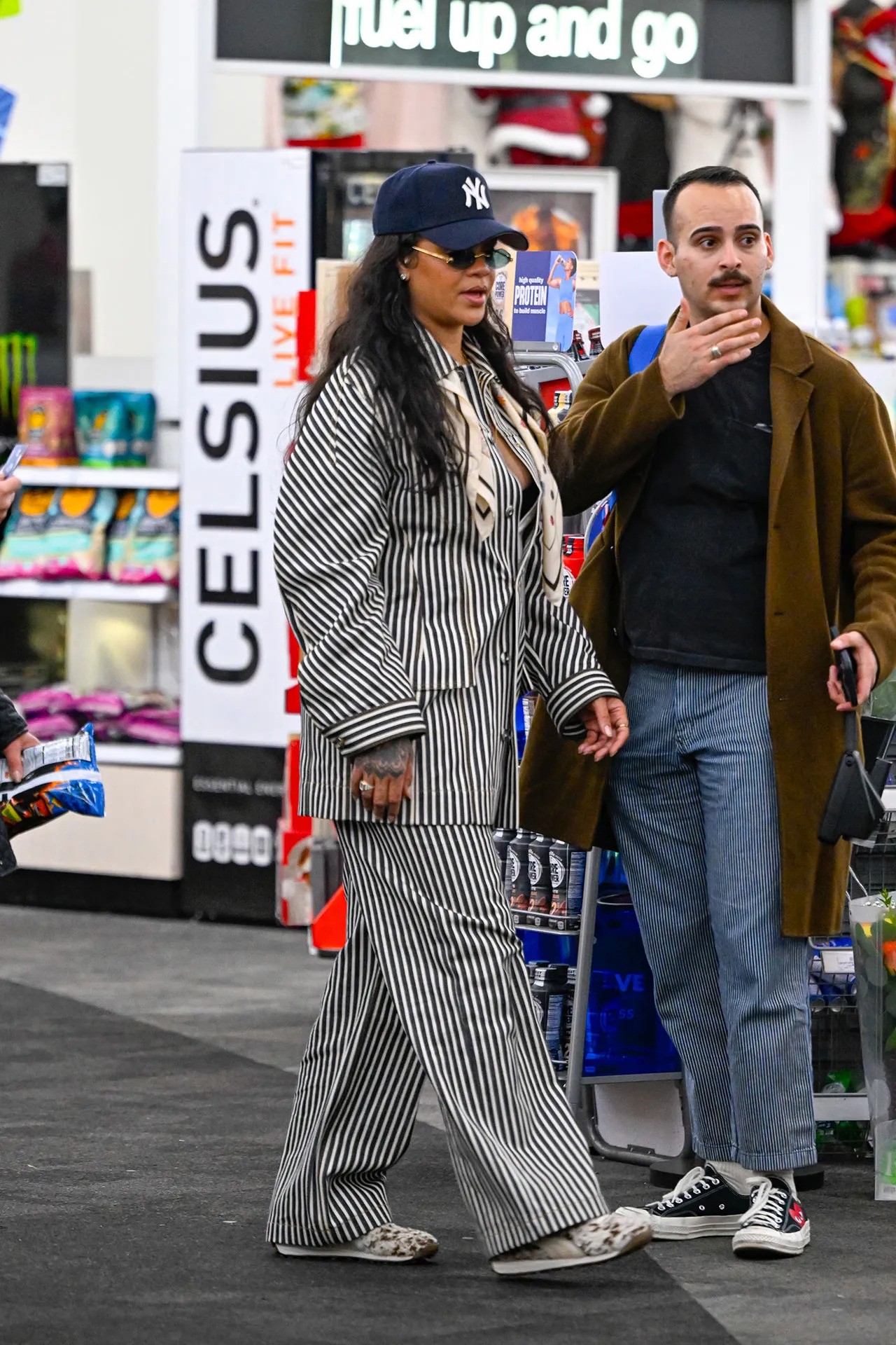 Hinh anh Nghệ thuật của việc diện đồ mặc nhà "xuống phố" 9