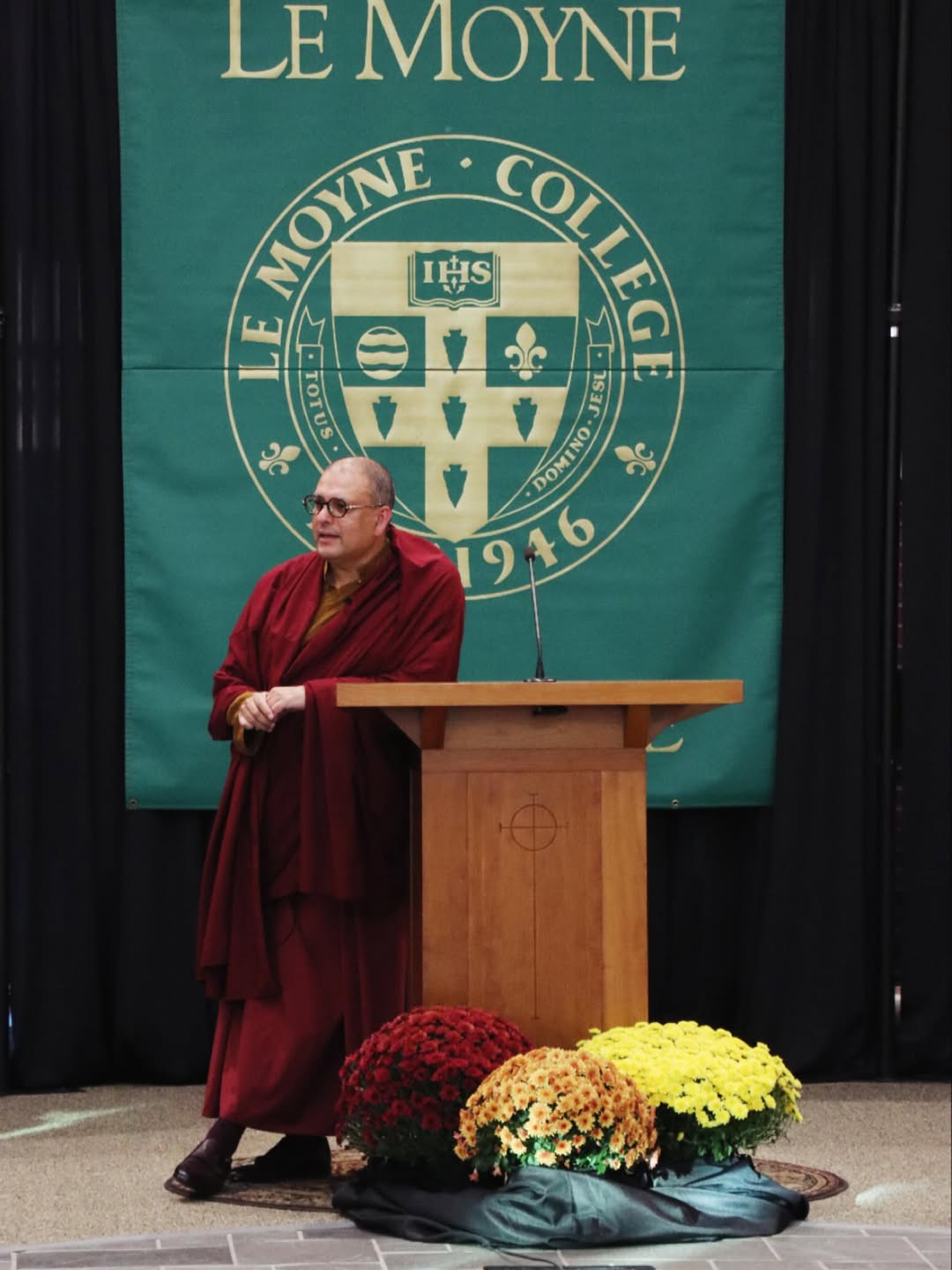 Tôn sư Tenzin Priyadarshi Rinpoche