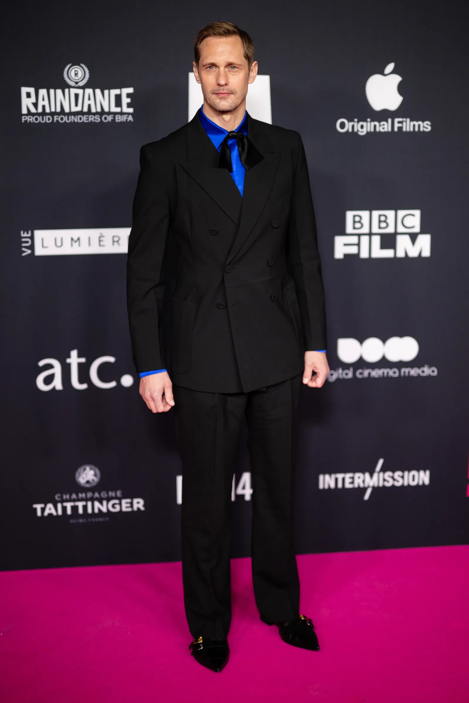 Hinh anh Xanh cobalt: gam màu đang chiếm lĩnh cả thảm đỏ lẫn đời sống của sao Hollywood 9