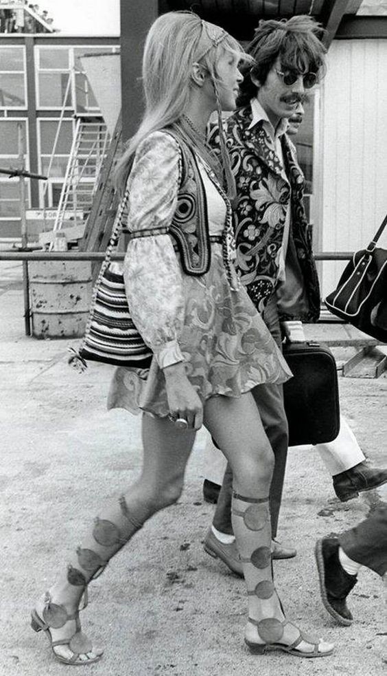 Hinh anh Andy Warhol từng nói rằng Edie là một ngôi sao vì cô cháy quá rực rỡ và chính sự rực rỡ ngắn ngủi ấy đã trở thành huyền thoại. 9