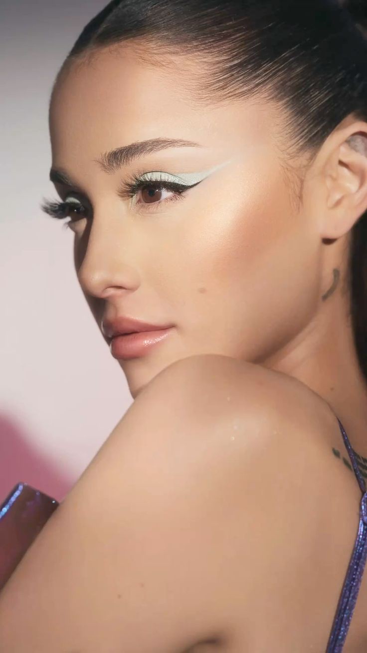 Hinh anh 5 layout trang điểm không ánh nhũ cho mùa lễ hội 3