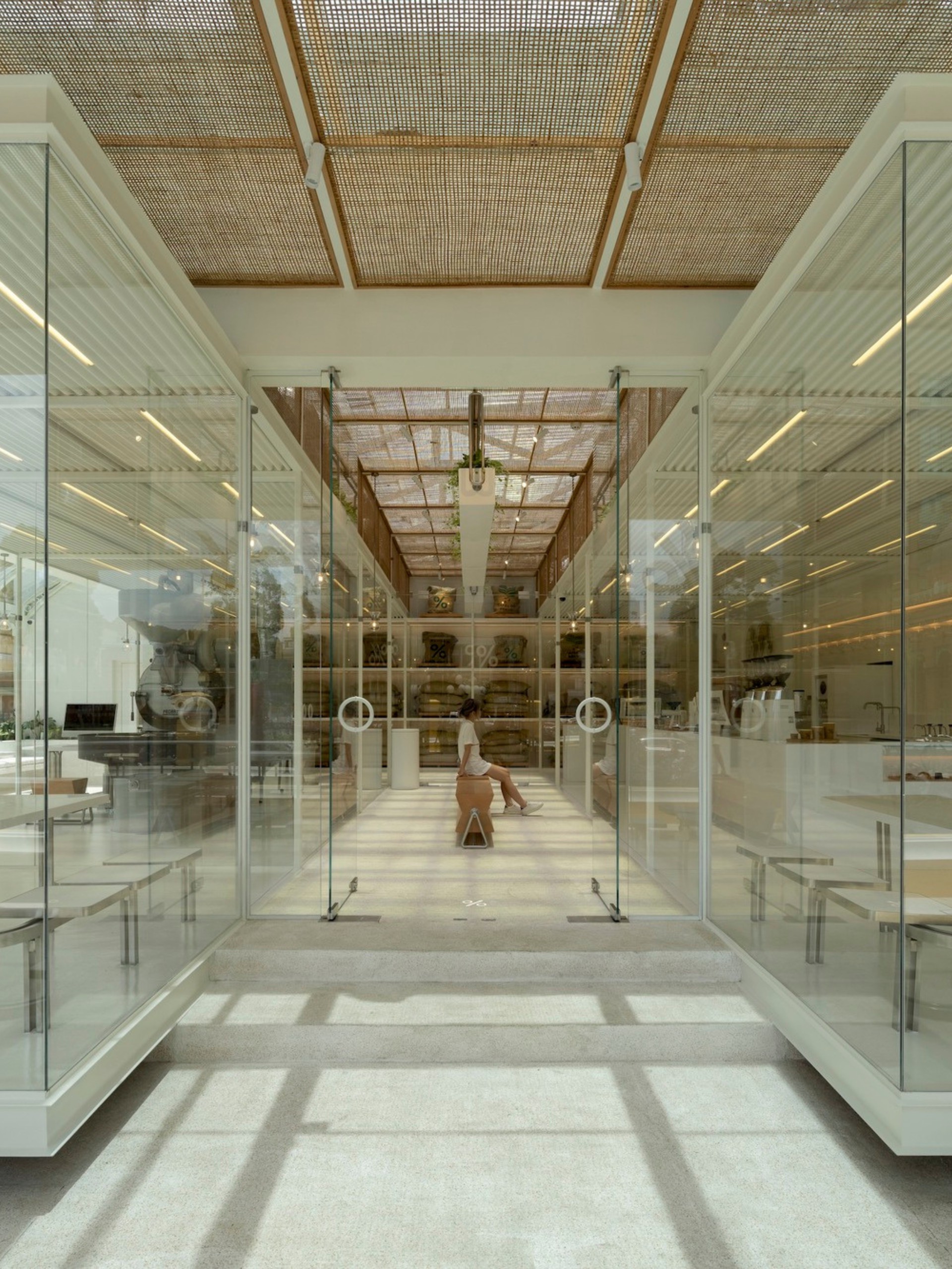 Hinh anh Bản địa hóa và câu chuyện "thế giới" học cách ở lại Việt Nam 12