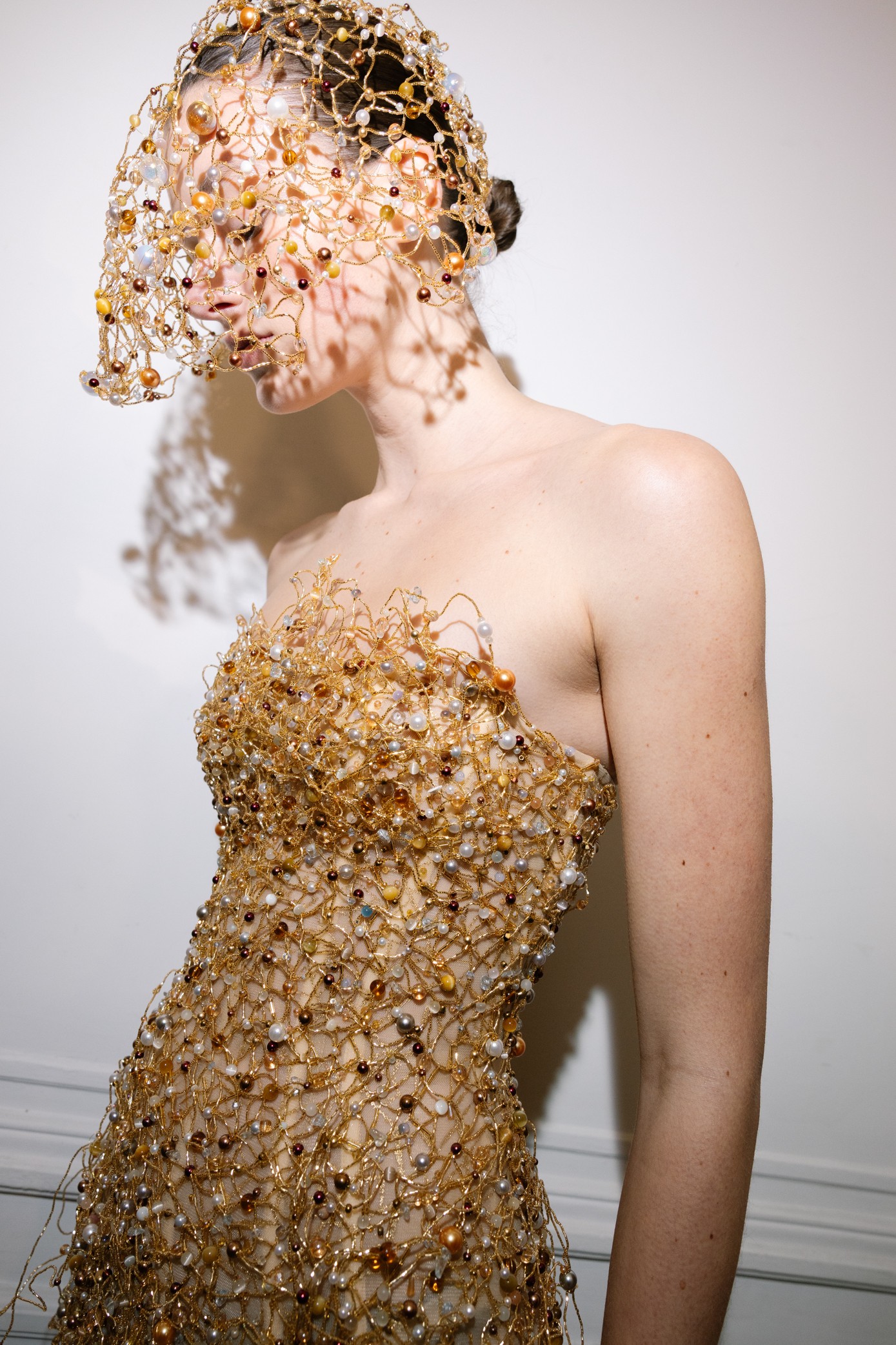 Hinh anh Phan Huy dệt nên giấc mộng hoàng triều với "Cành Vàng Lá Ngọc" tại Haute Couture SS26 8