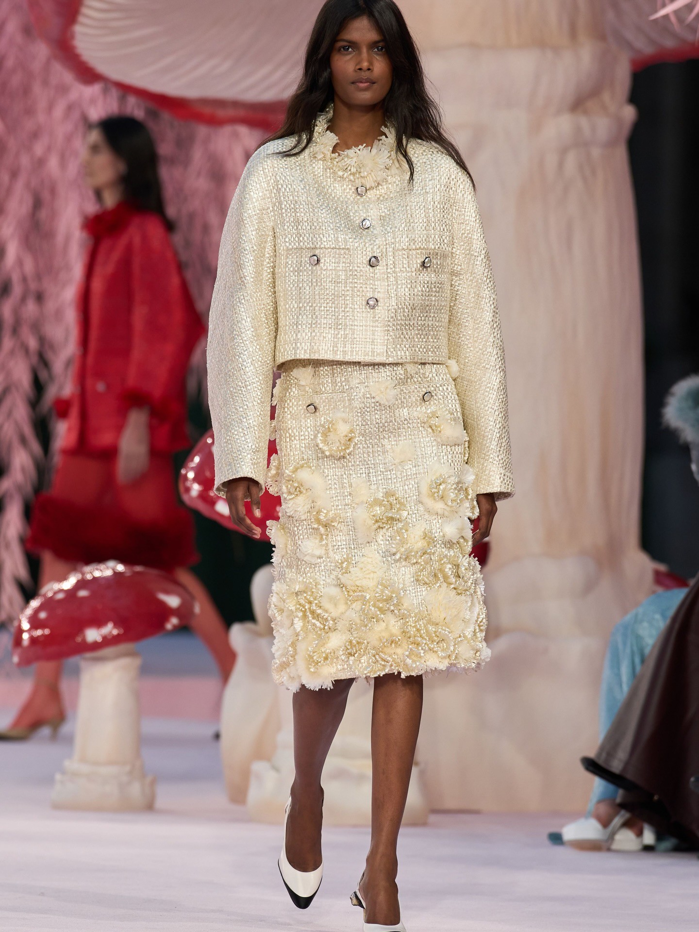 Hinh anh Haute Couture SS26: Những cây nấm, chú chim và xứ sở thần tiên Chanel 19