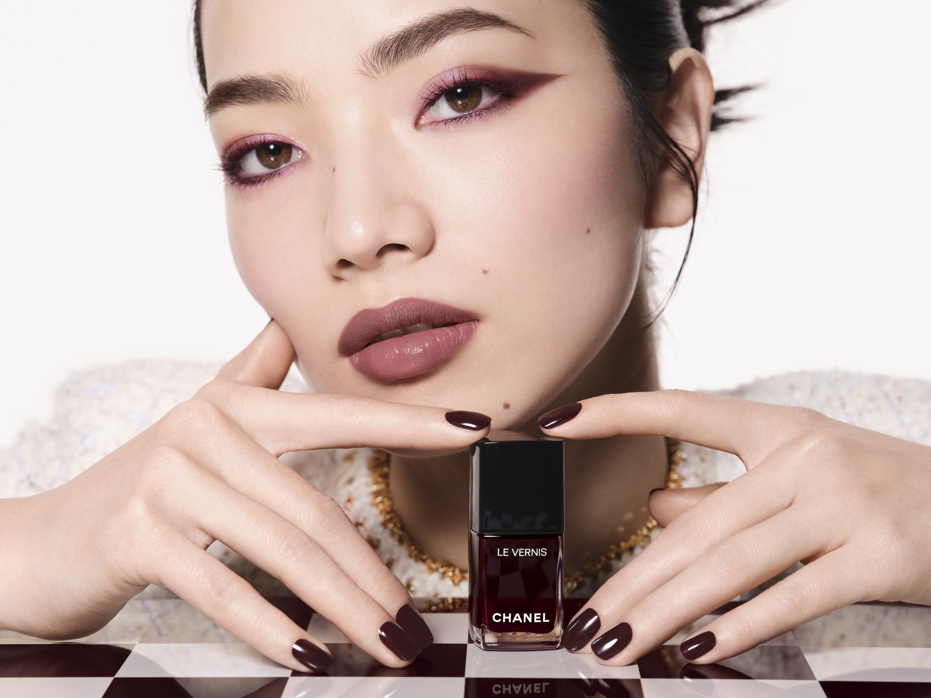 Hinh anh CHANEL Rouge Noir - Huyền thoại của một sắc màu 2