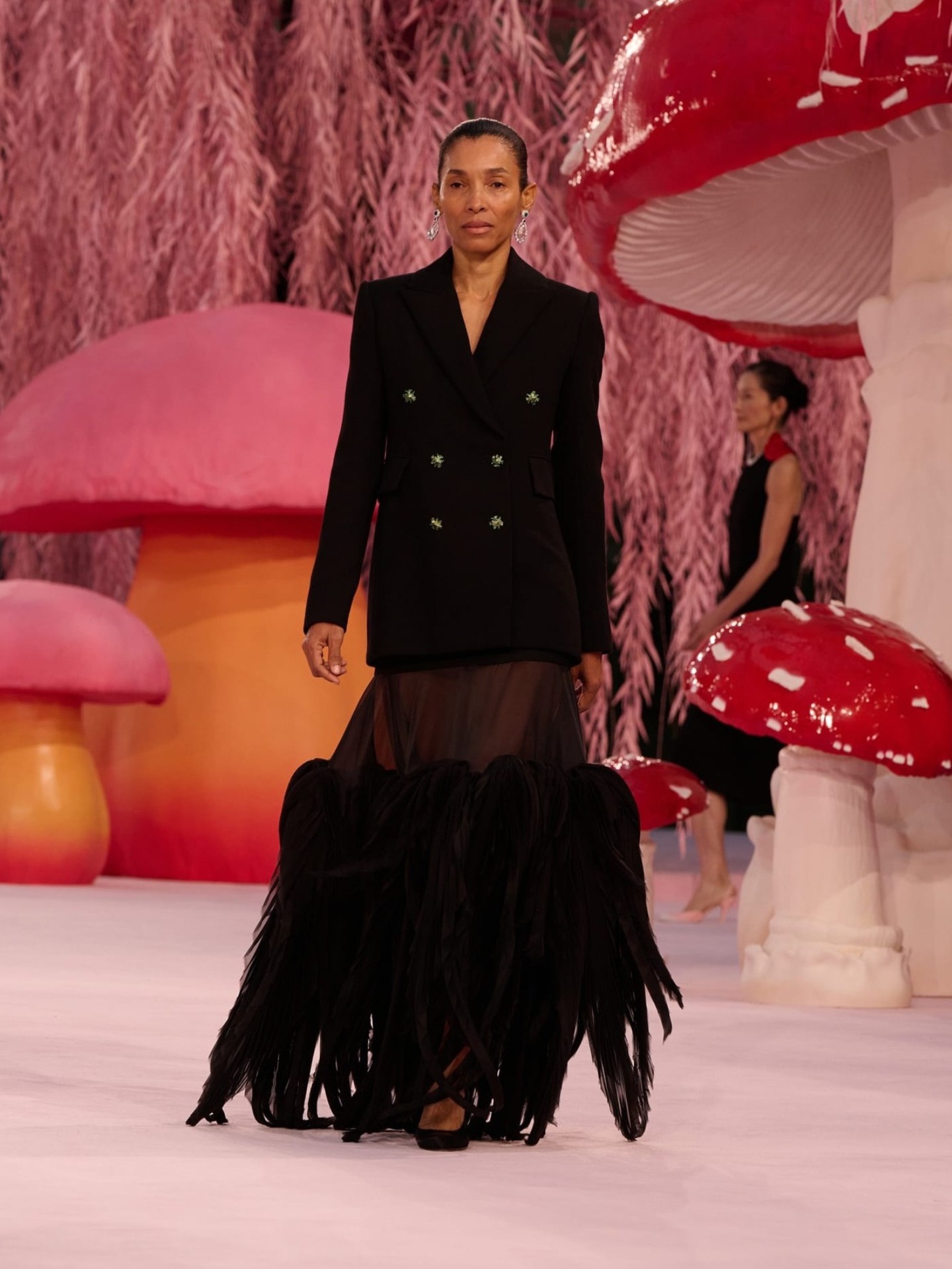 Hinh anh Haute Couture SS26: Những cây nấm, chú chim và xứ sở thần tiên Chanel 21