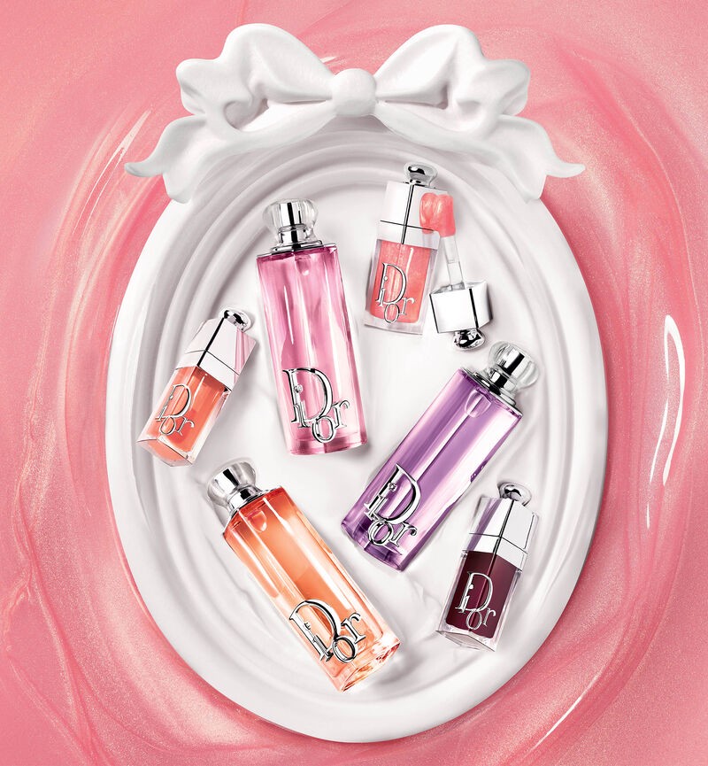 Hinh anh Tôi đặc biệt yêu thích Dior Lip Glow Oil vì bản thân vốn yêu thích sự tối giản.  Lip Glow Oil là sản phẩm giúp môi tôi như được dưỡng ẩm và tôi thích những sản phẩm mang lại cảm giác mềm mại cho môi - Willow Smith. 2