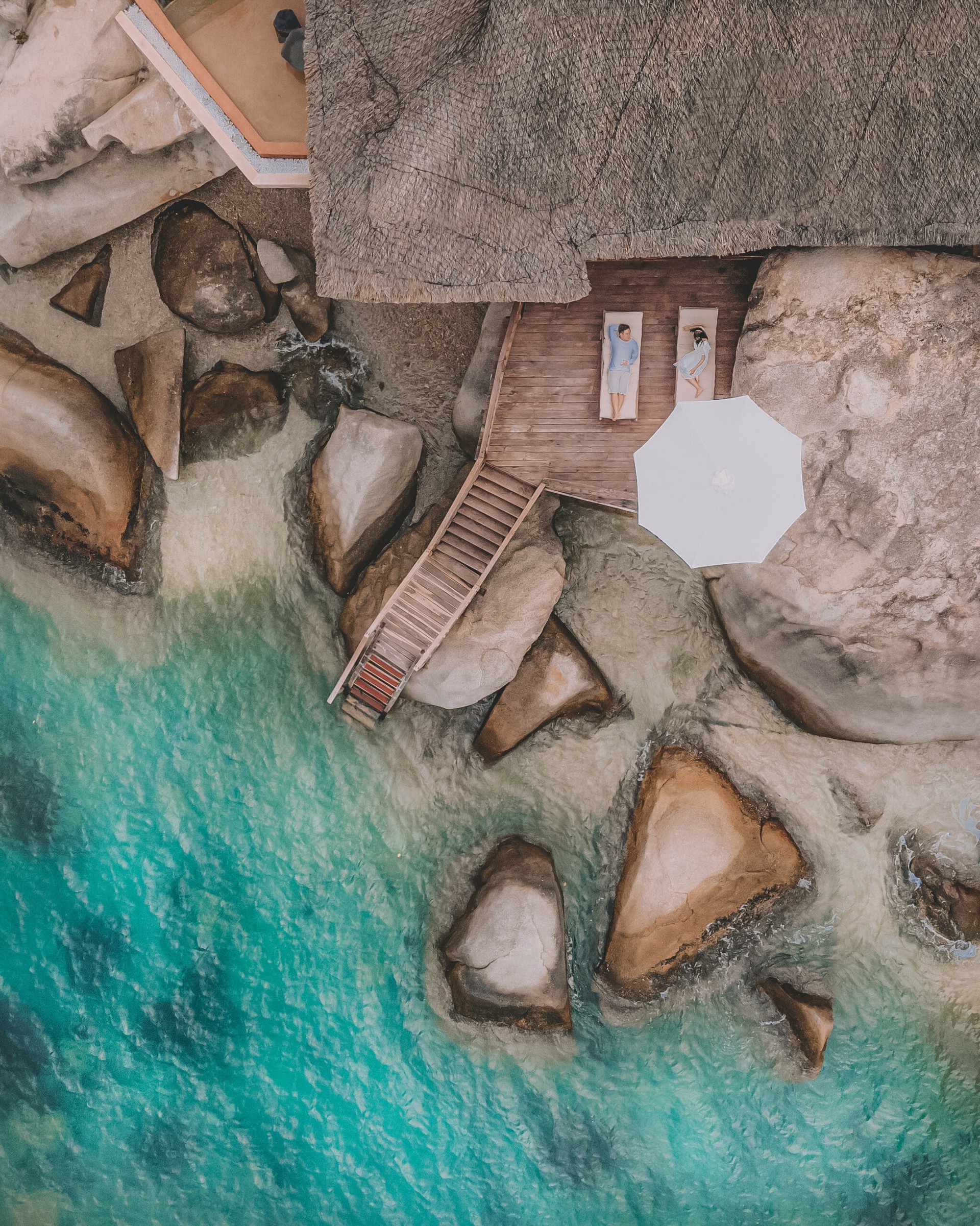 Hinh anh Hãy để những ồn ào của thế giới dừng lại ở bậc thềm, nơi chỉ còn nhịp thở và tiếng vọng của sự tĩnh tại dẫn lối. 3