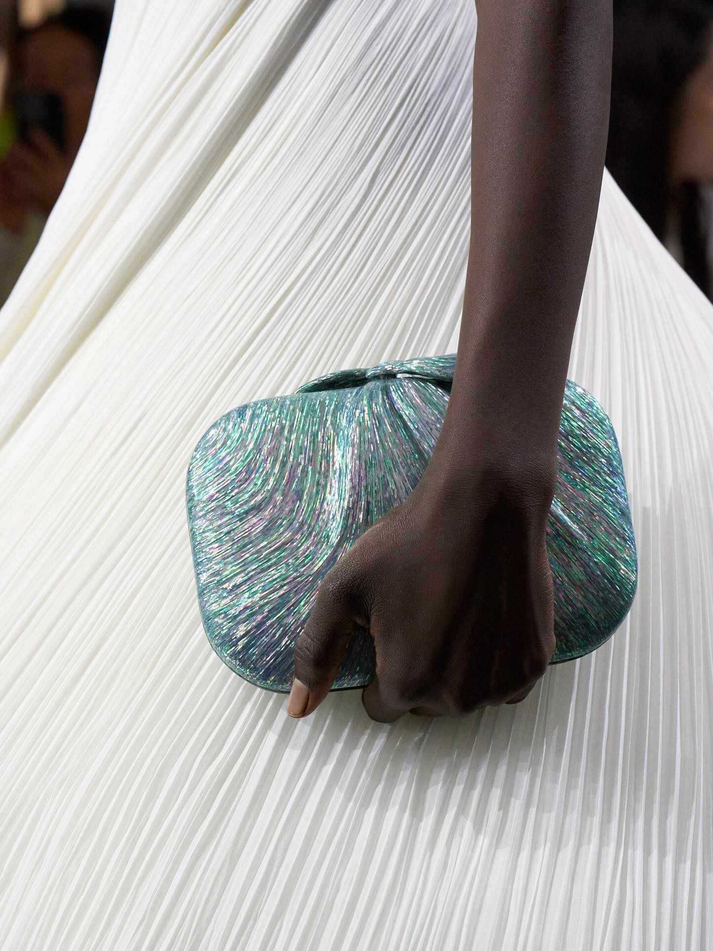 Hinh anh Jonathan Anderson và phép thử Haute Couture: “Kẻ dị biệt” học cách khiêm nhường tại Dior 64