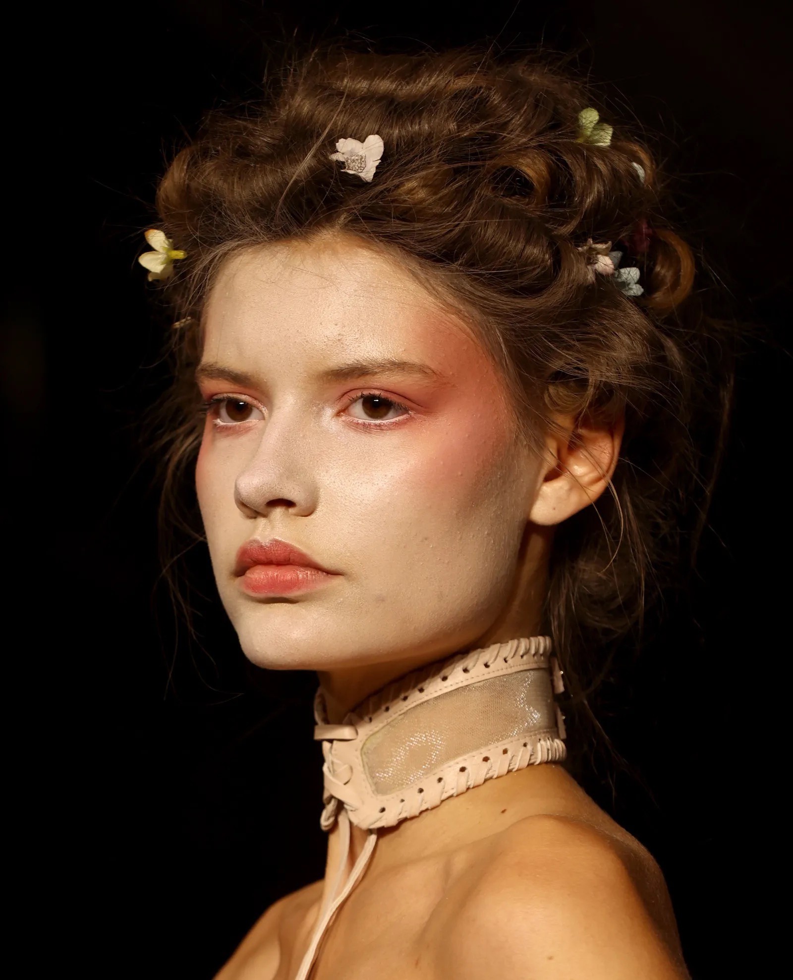 Hinh anh Bảng màu đa sắc trở thành xu hướng trang điểm chủ đạo của năm 2026 9