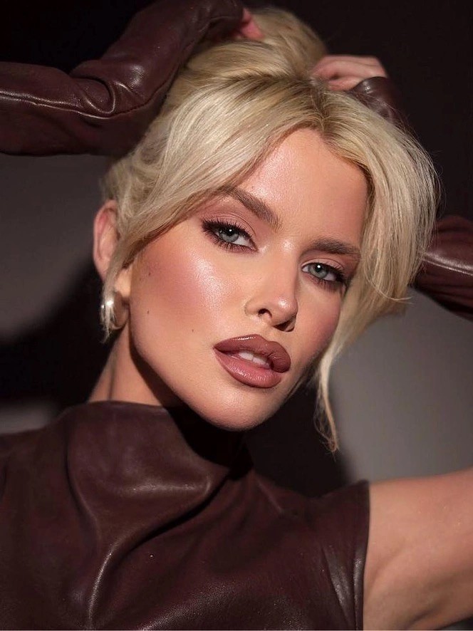 Hinh anh 5 layout trang điểm không ánh nhũ cho mùa lễ hội 9