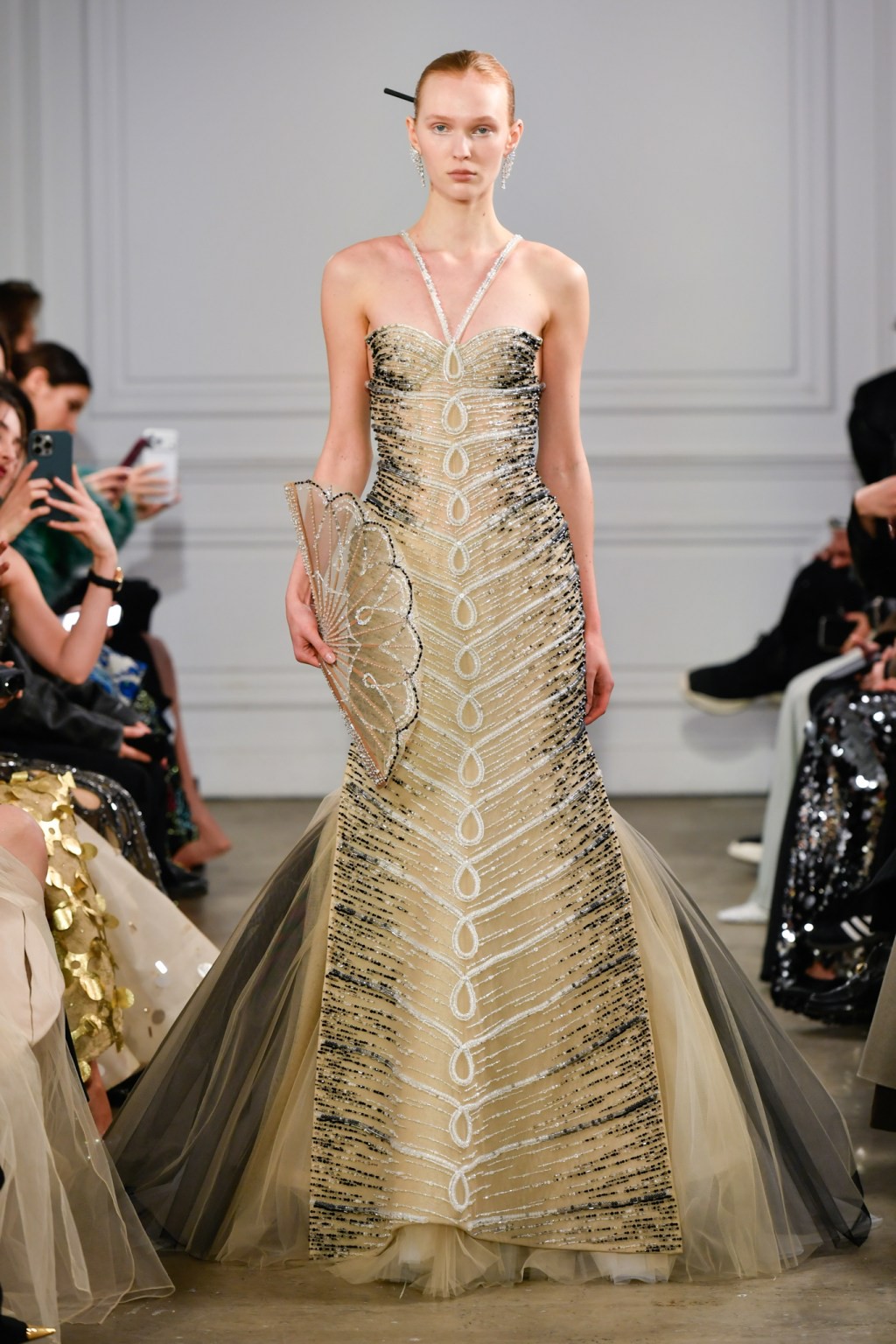 Hinh anh Phan Huy dệt nên giấc mộng hoàng triều với "Cành Vàng Lá Ngọc" tại Haute Couture SS26 30