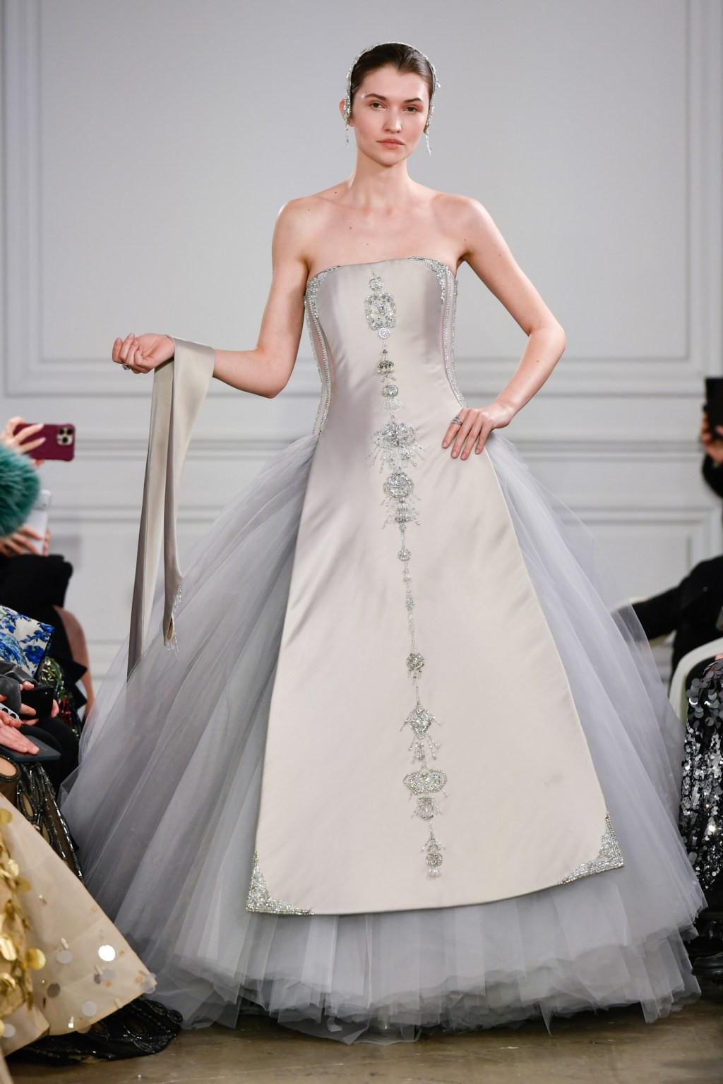 Hinh anh Phan Huy dệt nên giấc mộng hoàng triều với "Cành Vàng Lá Ngọc" tại Haute Couture SS26 23