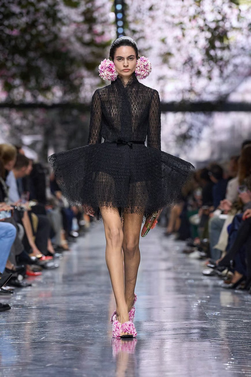 Hinh anh Jonathan Anderson và phép thử Haute Couture: “Kẻ dị biệt” học cách khiêm nhường tại Dior 34