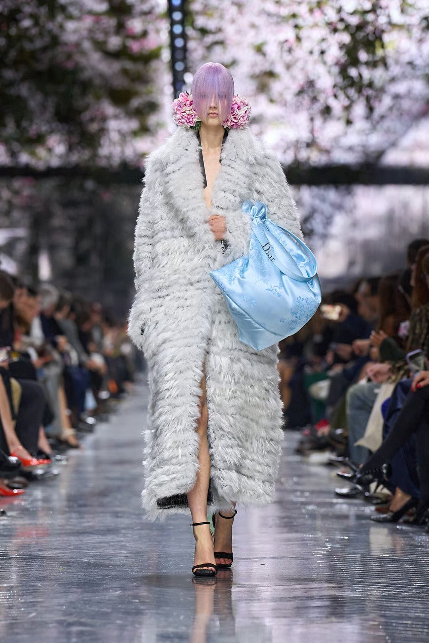 Hinh anh Jonathan Anderson và phép thử Haute Couture: “Kẻ dị biệt” học cách khiêm nhường tại Dior 54