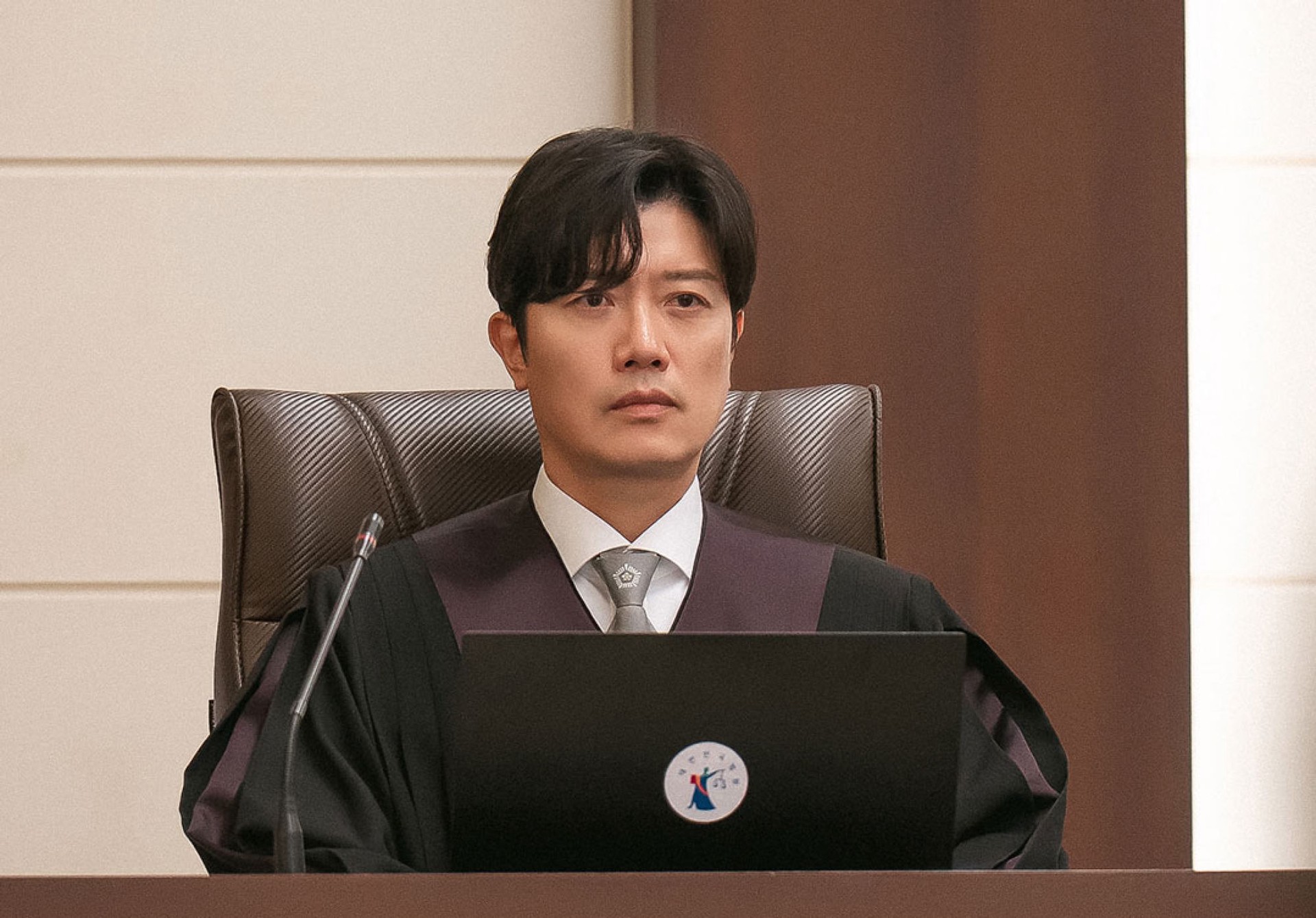 Hinh anh Review phim 'Thẩm phán trùng sinh': Liệu Ji Sung có thể đảo ngược ván cờ công lý? 7